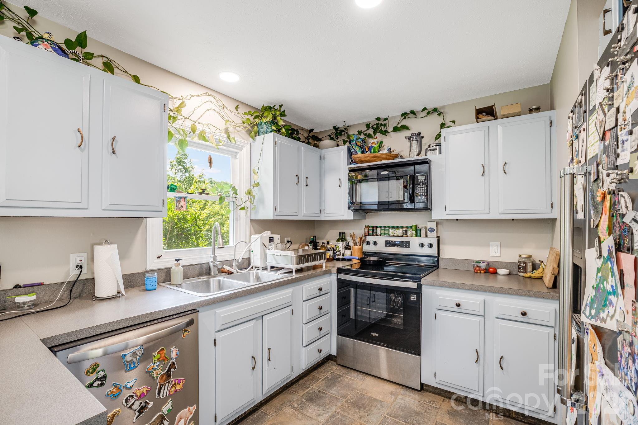 5 Hillview Road — Asheville