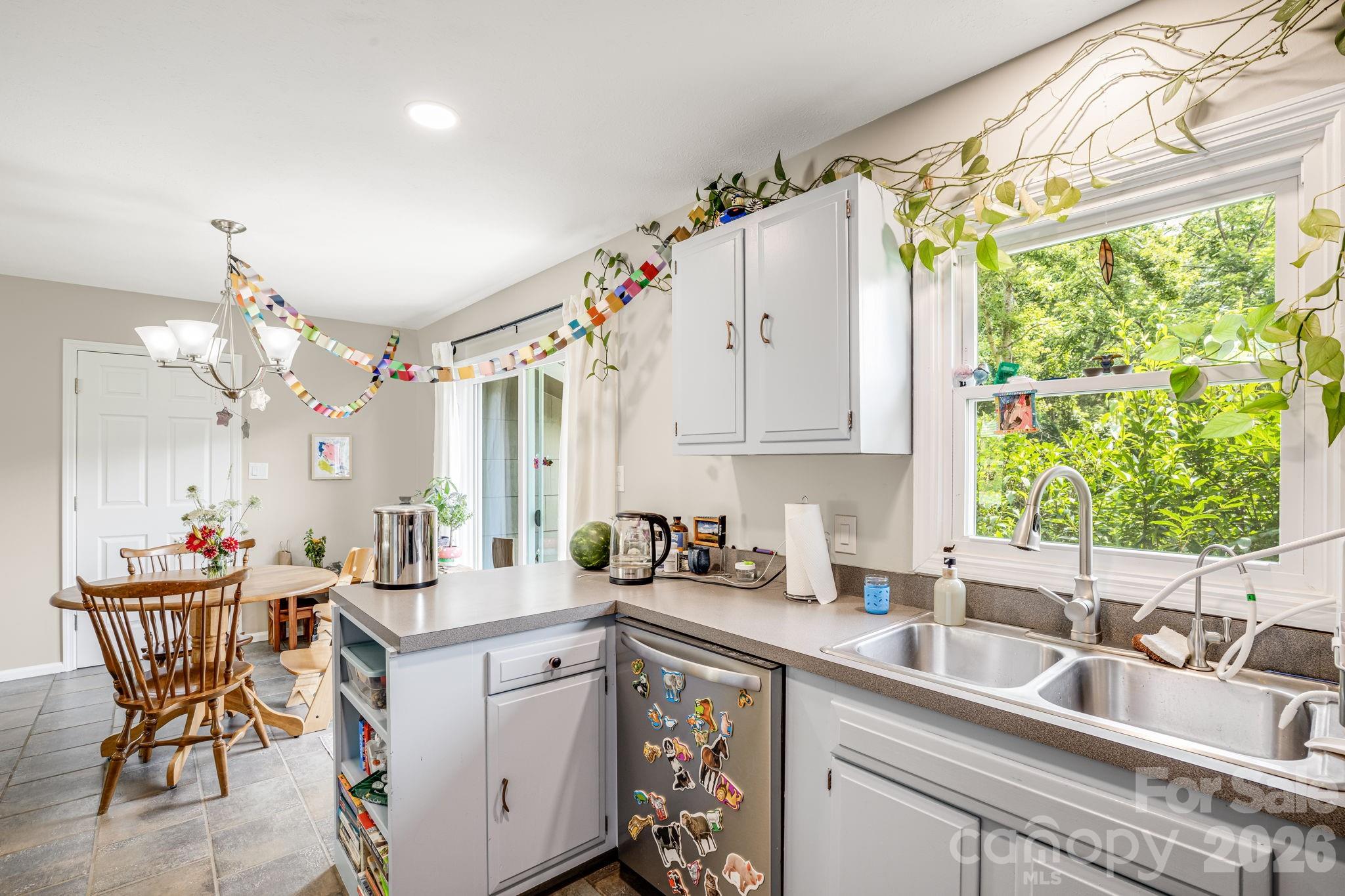 5 Hillview Road — Asheville