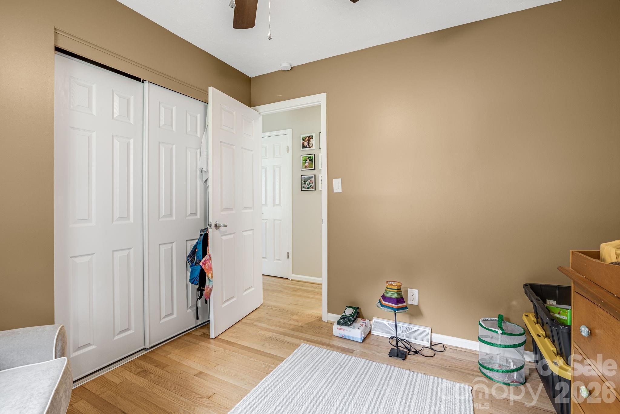 5 Hillview Road — Asheville