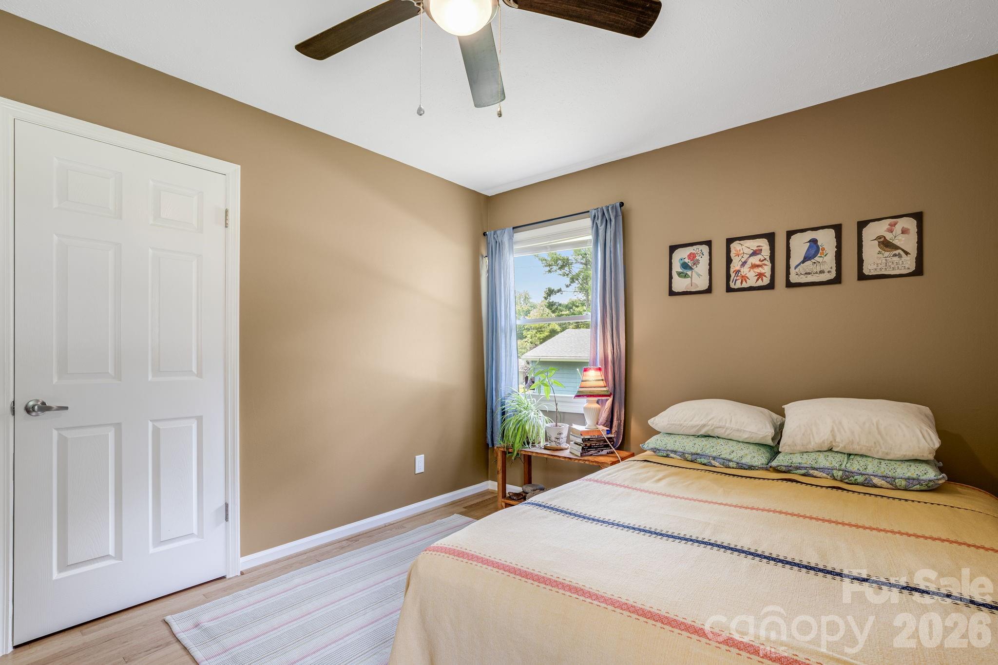 5 Hillview Road — Asheville