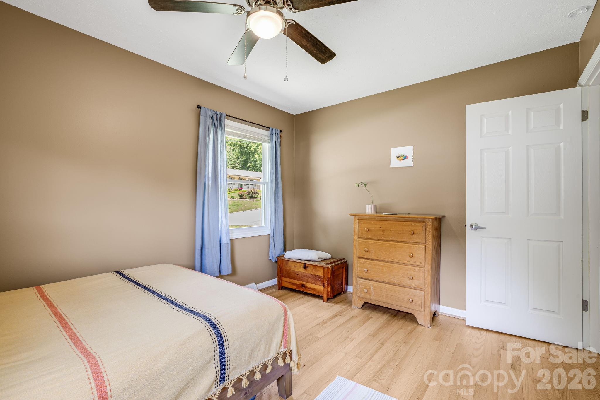 5 Hillview Road — Asheville