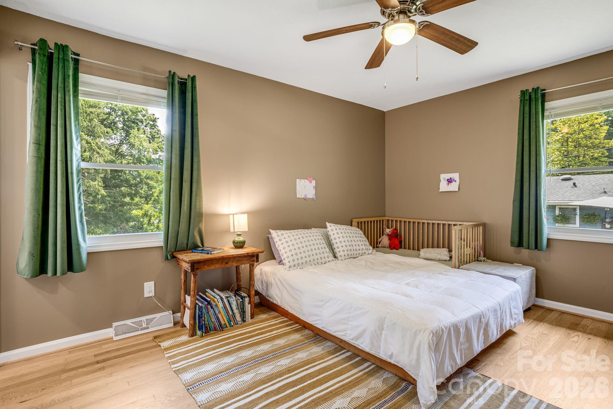 5 Hillview Road — Asheville