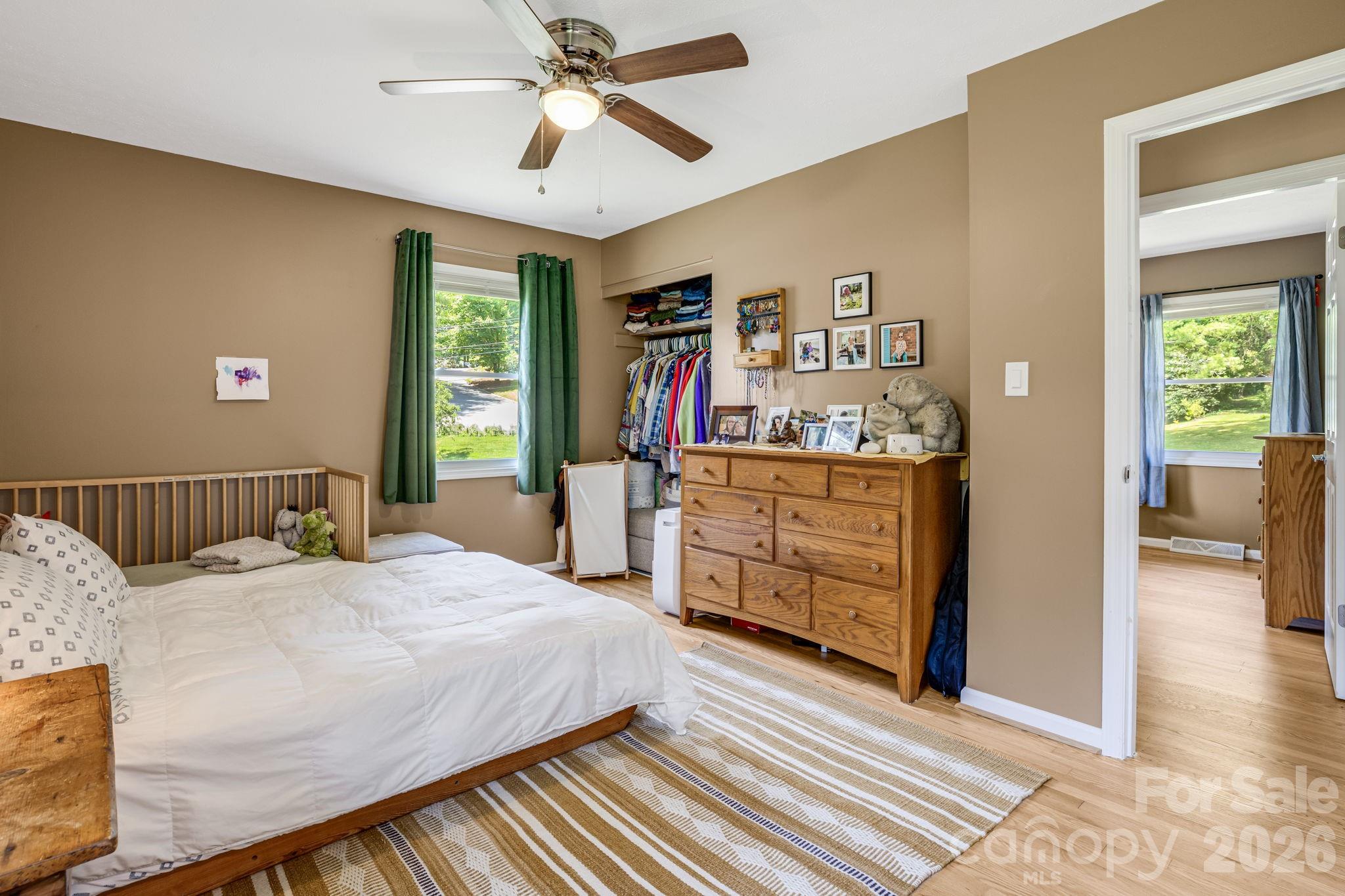 5 Hillview Road — Asheville