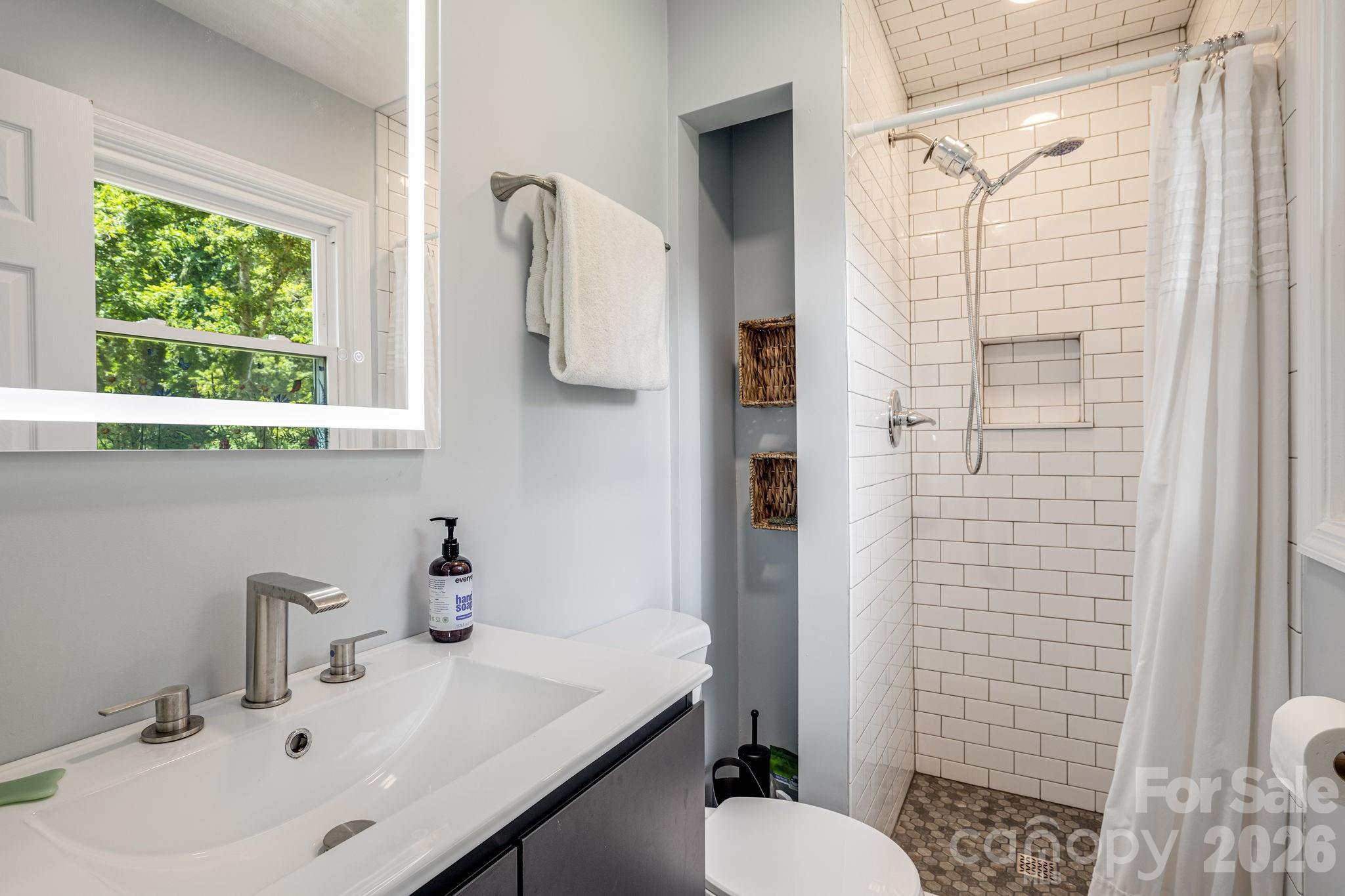 5 Hillview Road — Asheville