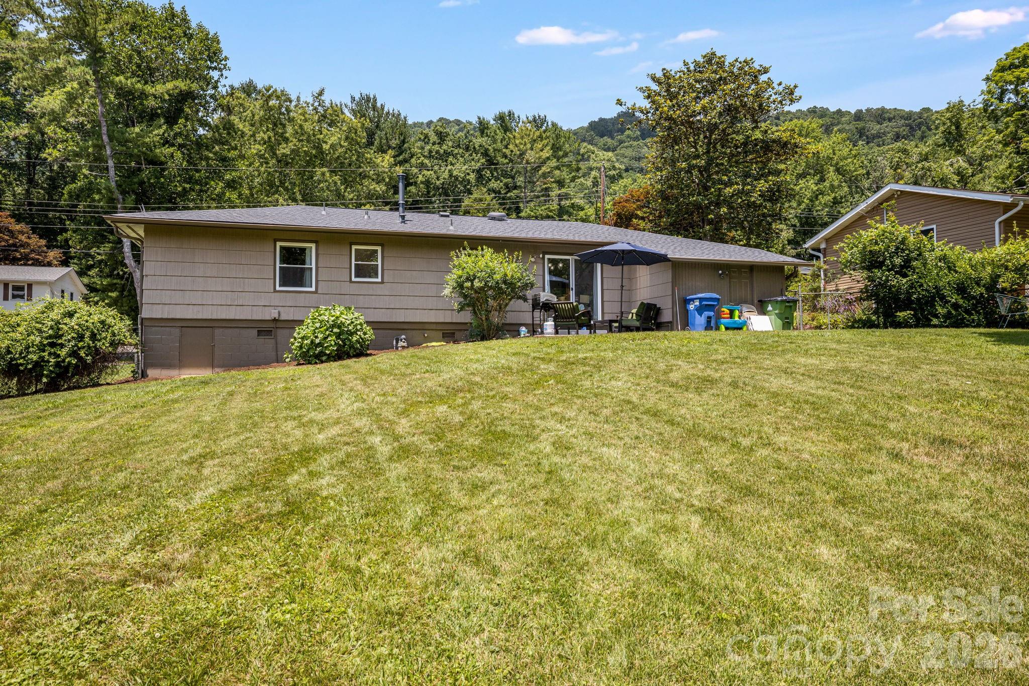 5 Hillview Road — Asheville