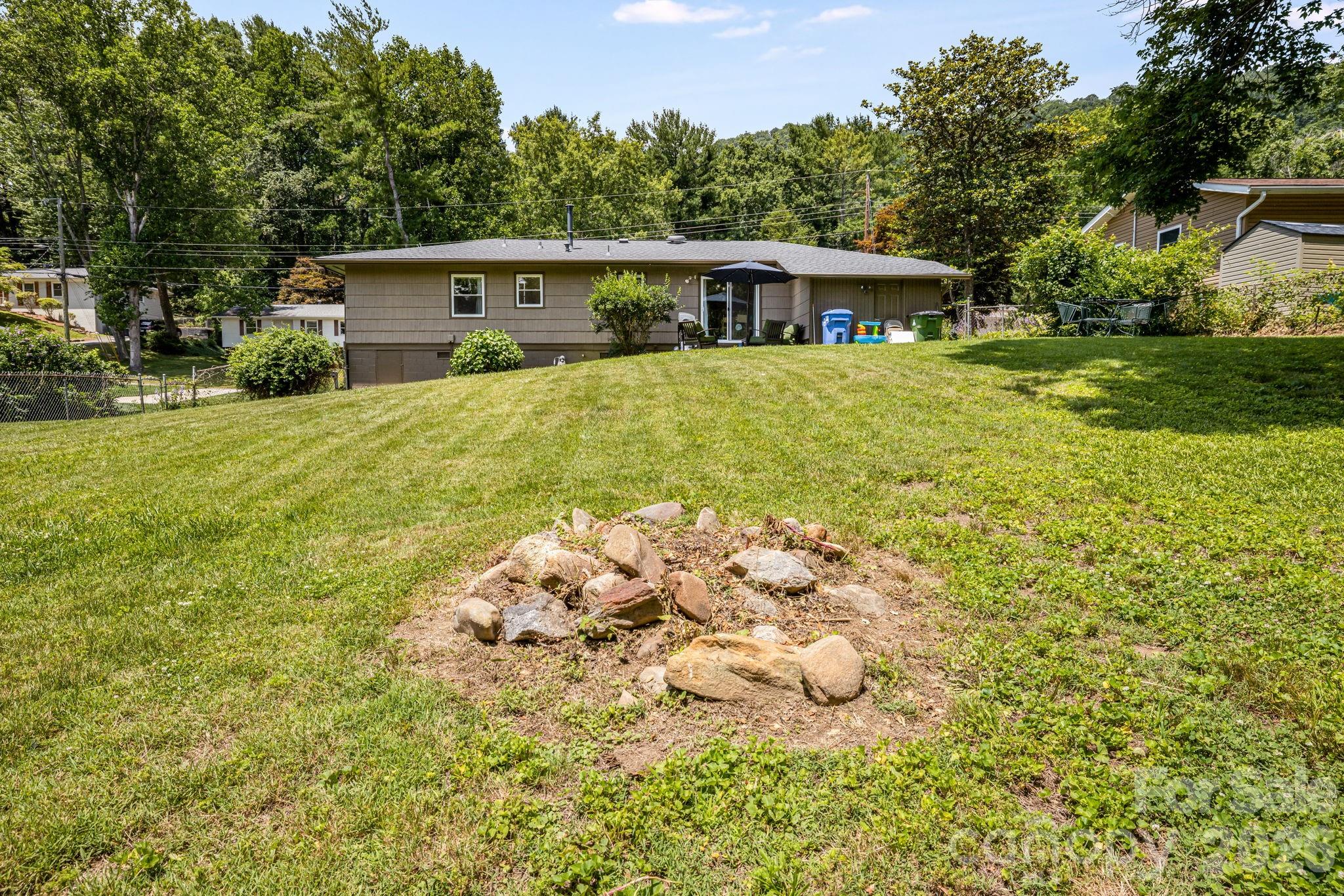5 Hillview Road — Asheville