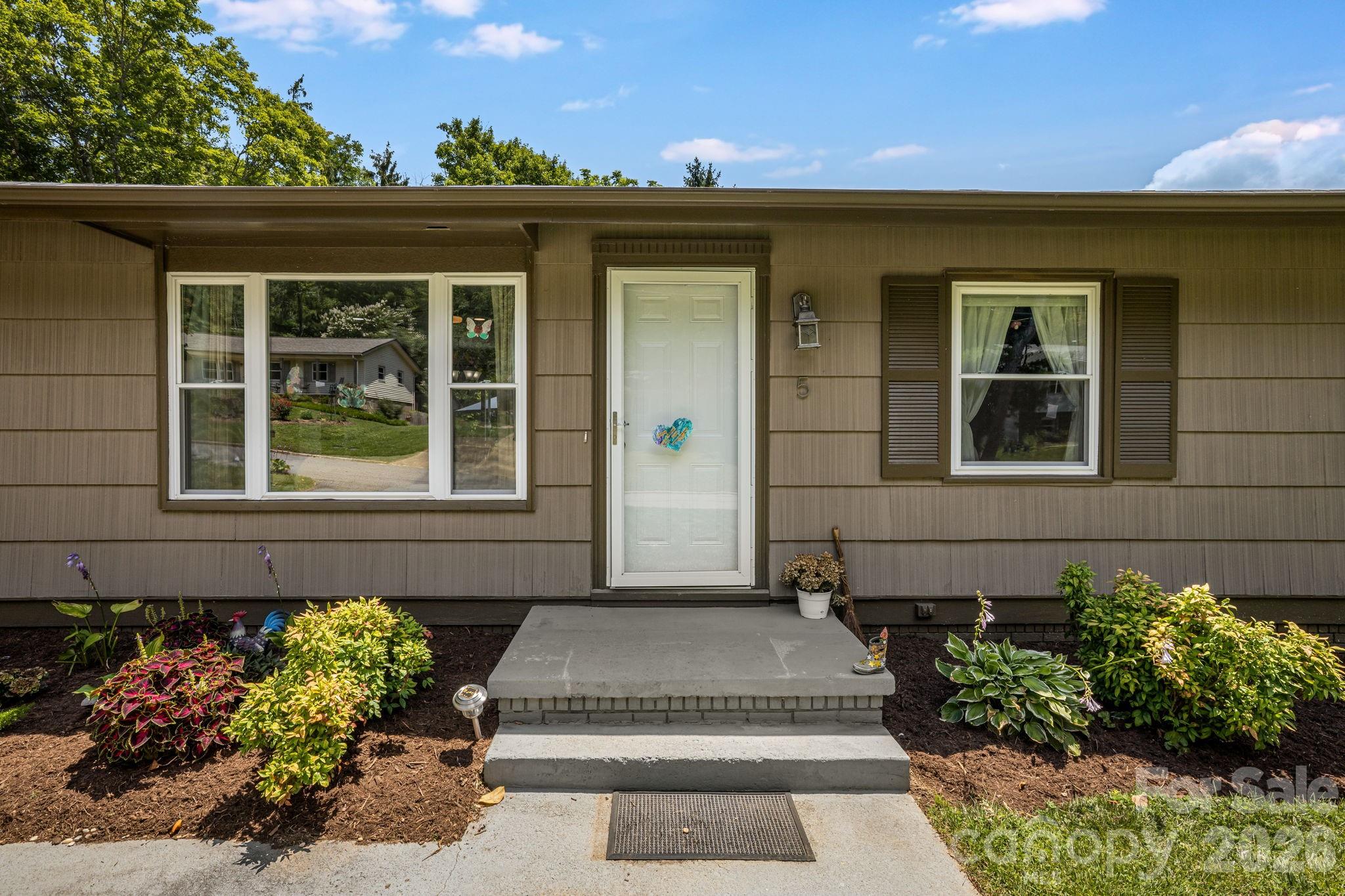 5 Hillview Road — Asheville