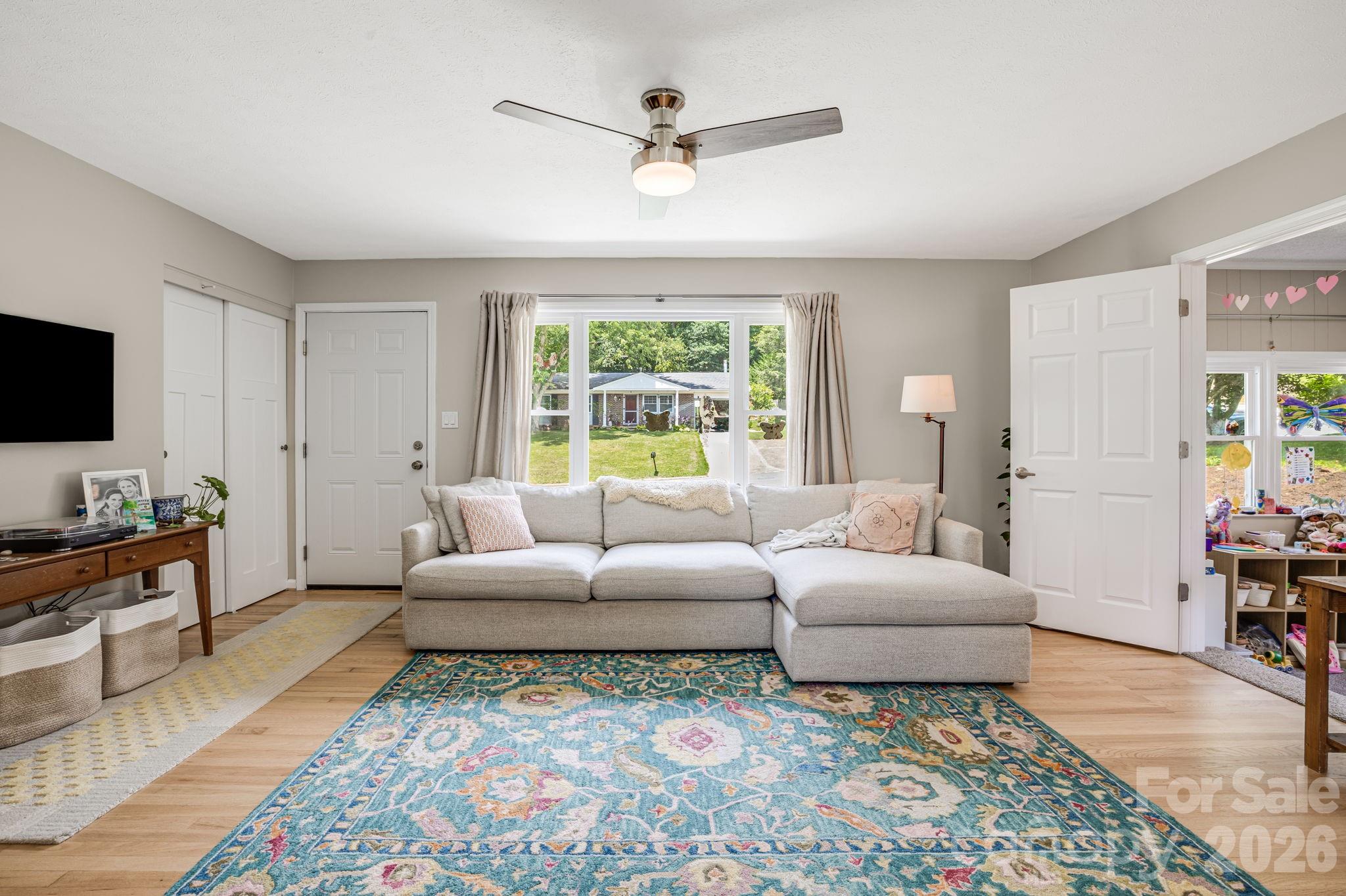 5 Hillview Road — Asheville