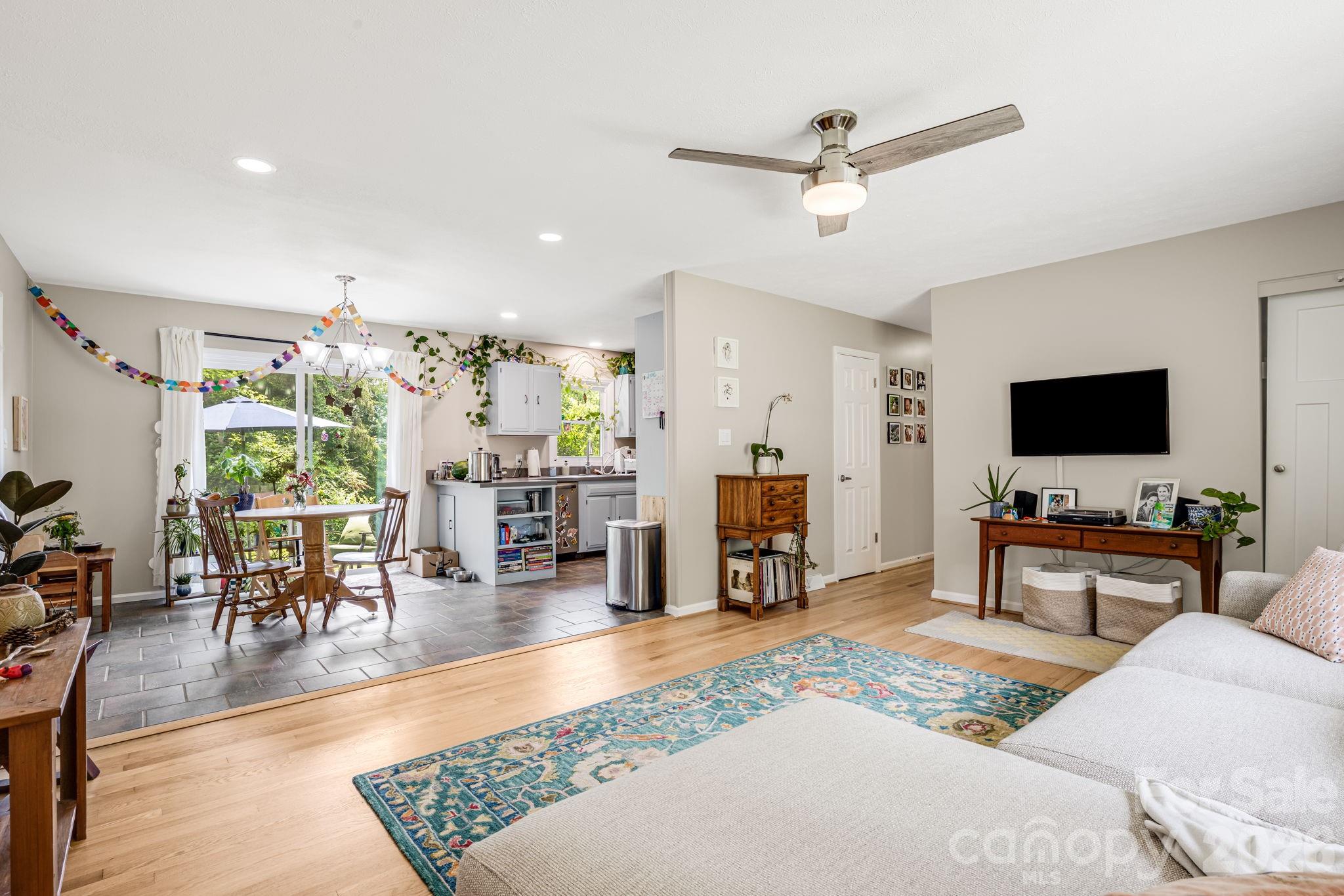 5 Hillview Road — Asheville