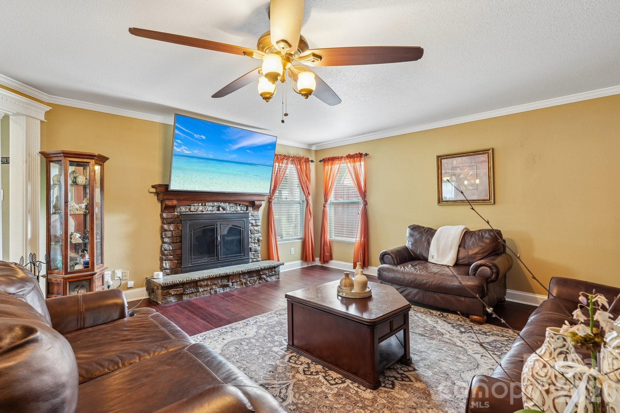 336 Farm Springs Drive — Mount Holly