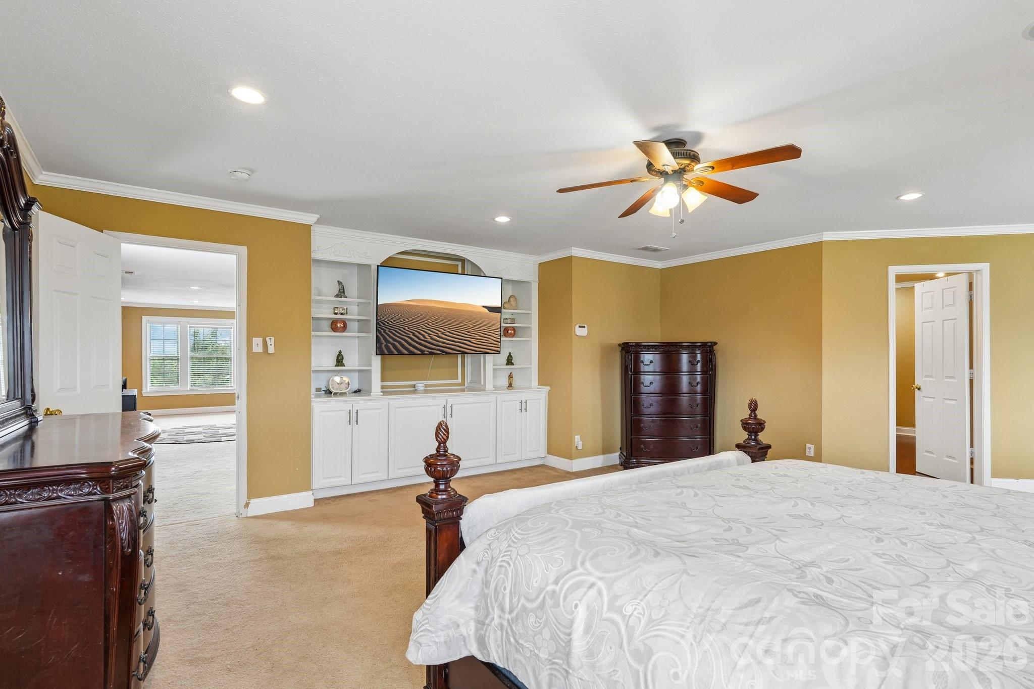 336 Farm Springs Drive — Mount Holly
