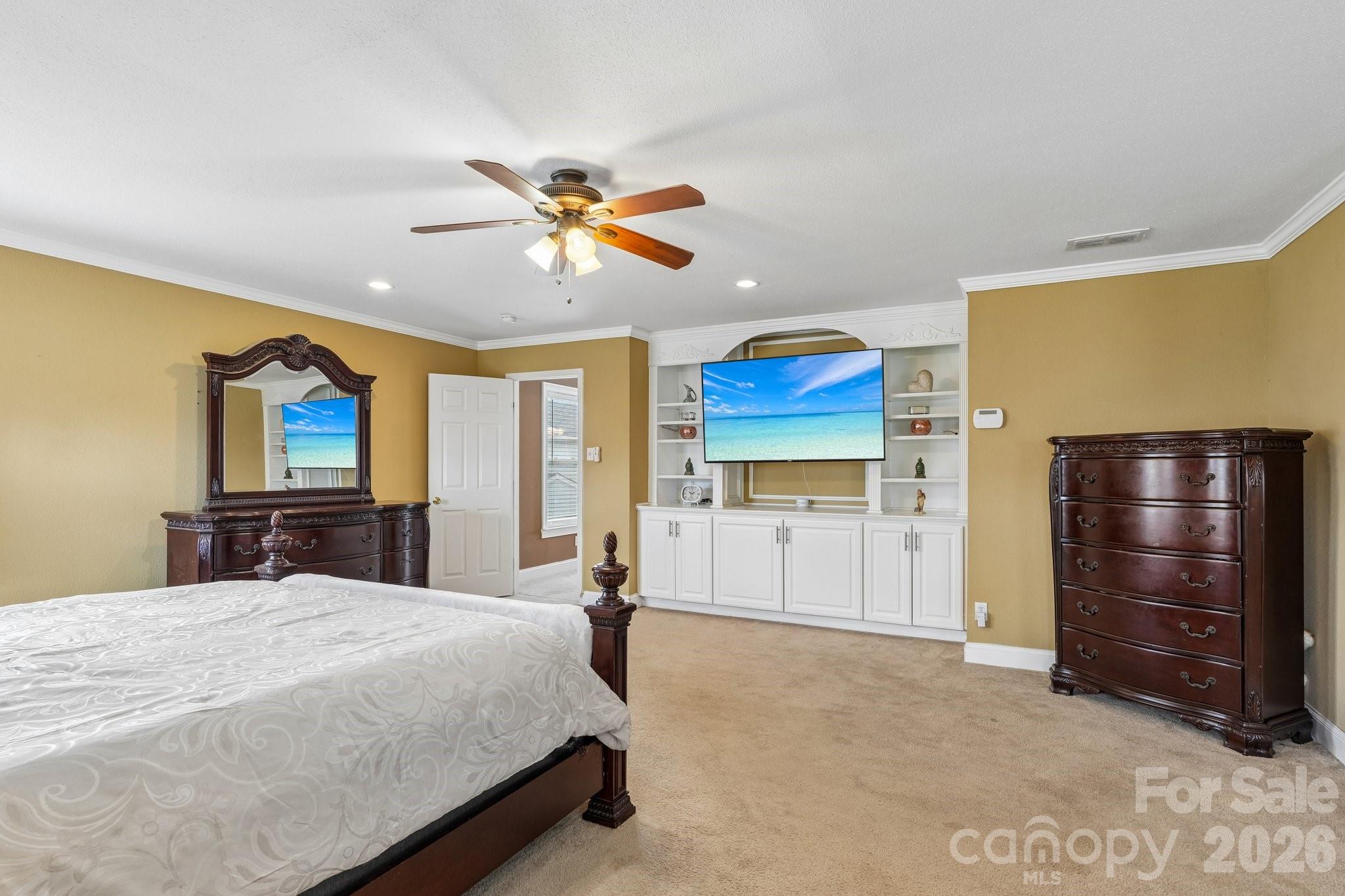 336 Farm Springs Drive — Mount Holly