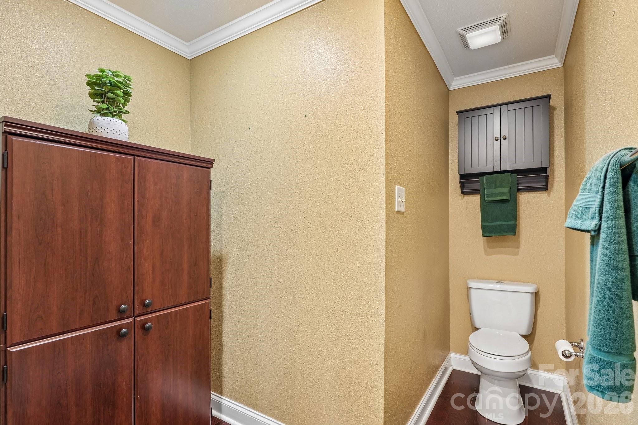 336 Farm Springs Drive — Mount Holly