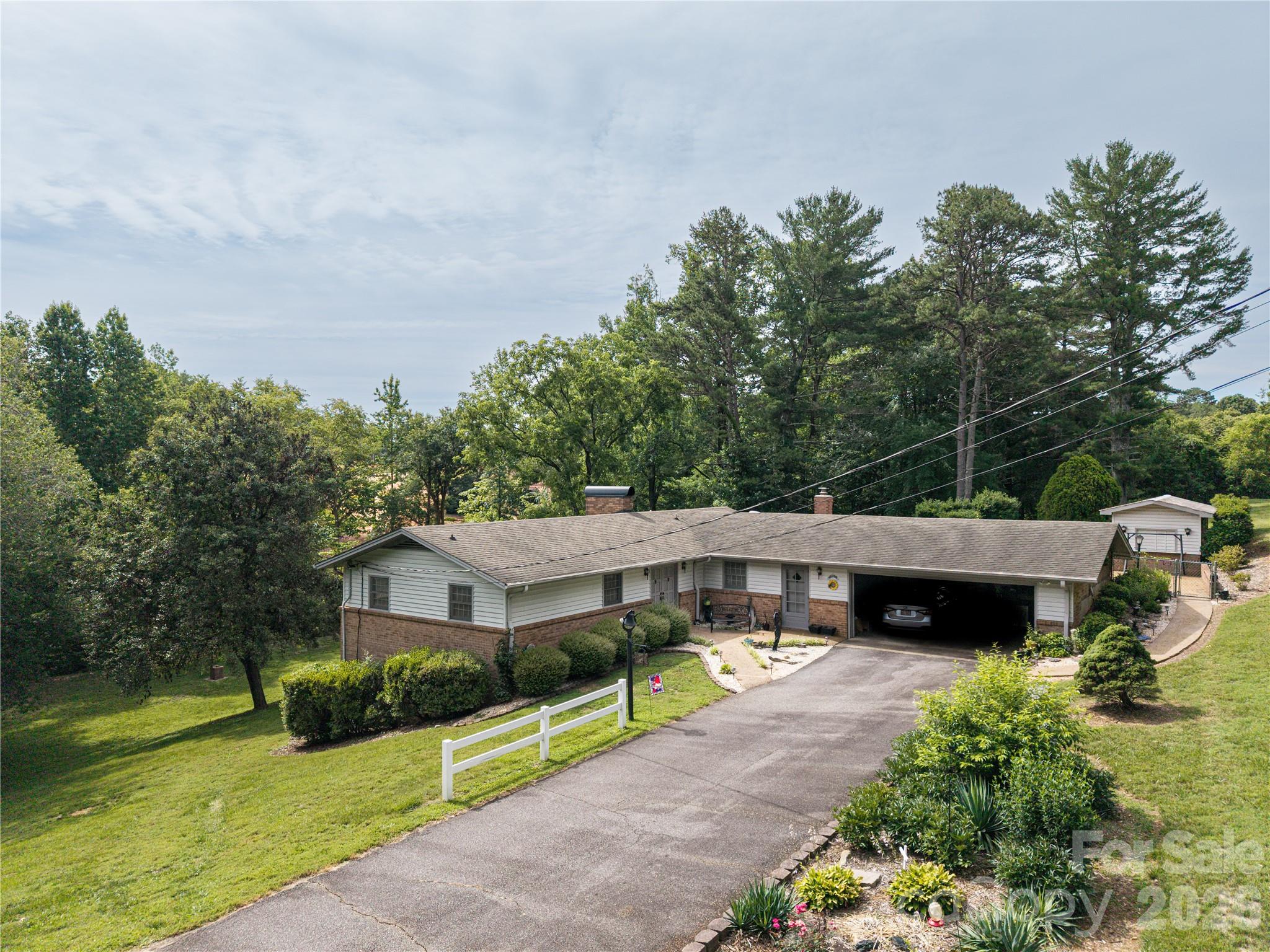 2234 Kool Park Road NE — Hickory