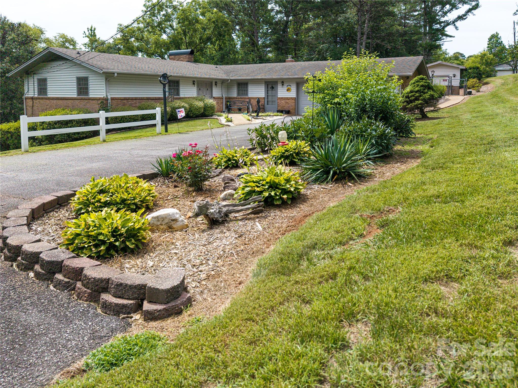 2234 Kool Park Road NE — Hickory