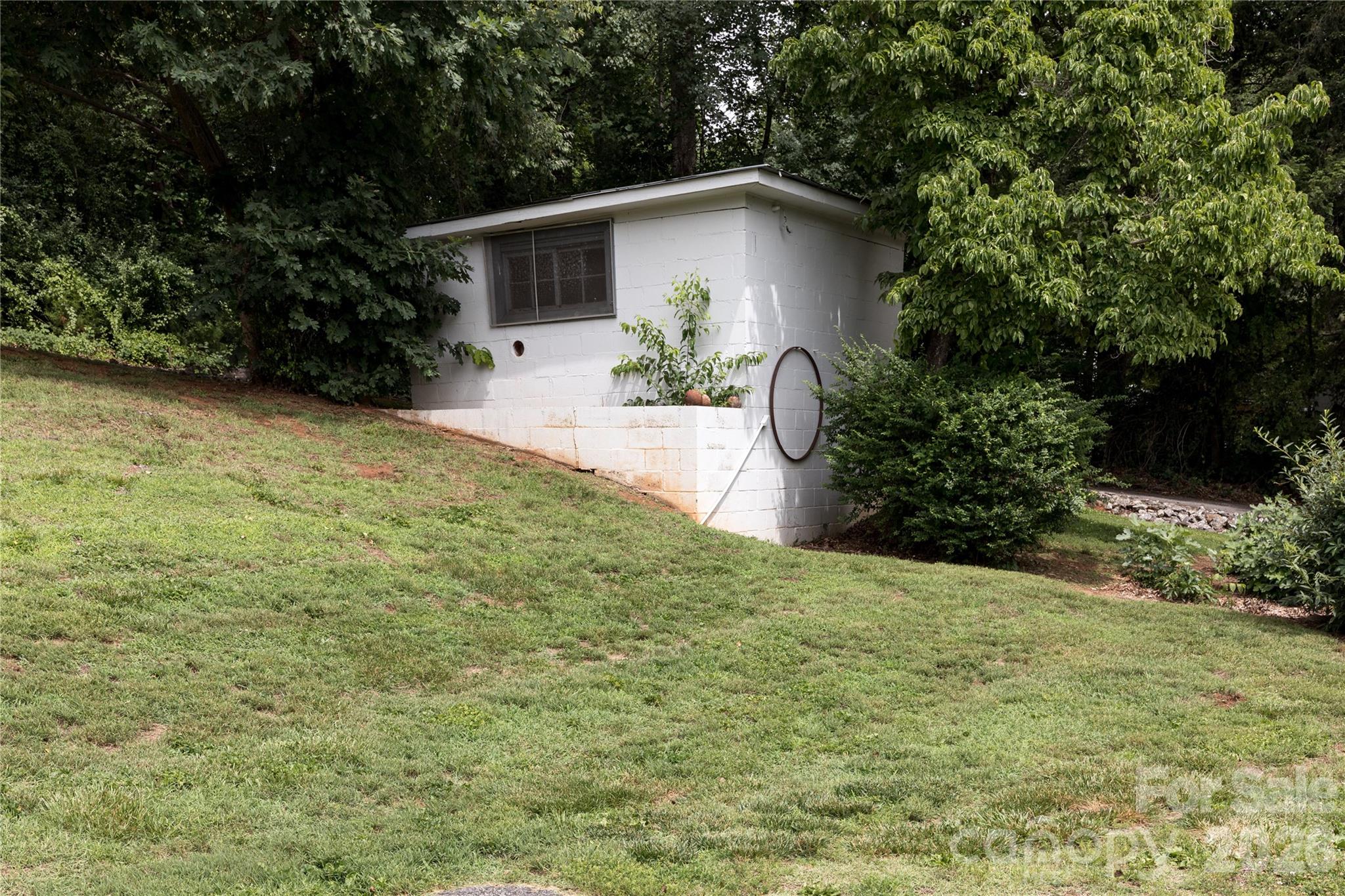 2234 Kool Park Road NE — Hickory