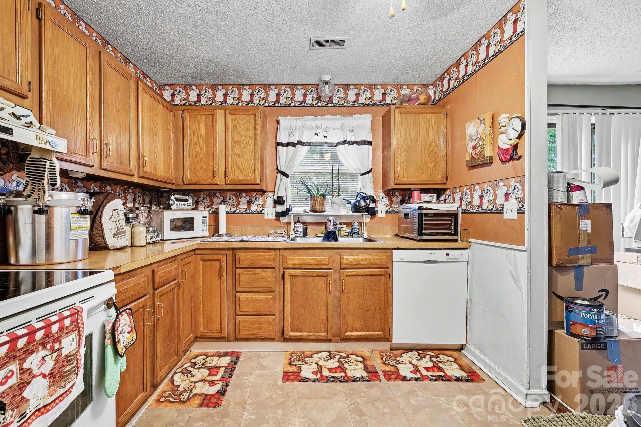 1600 Teddington Drive — Charlotte