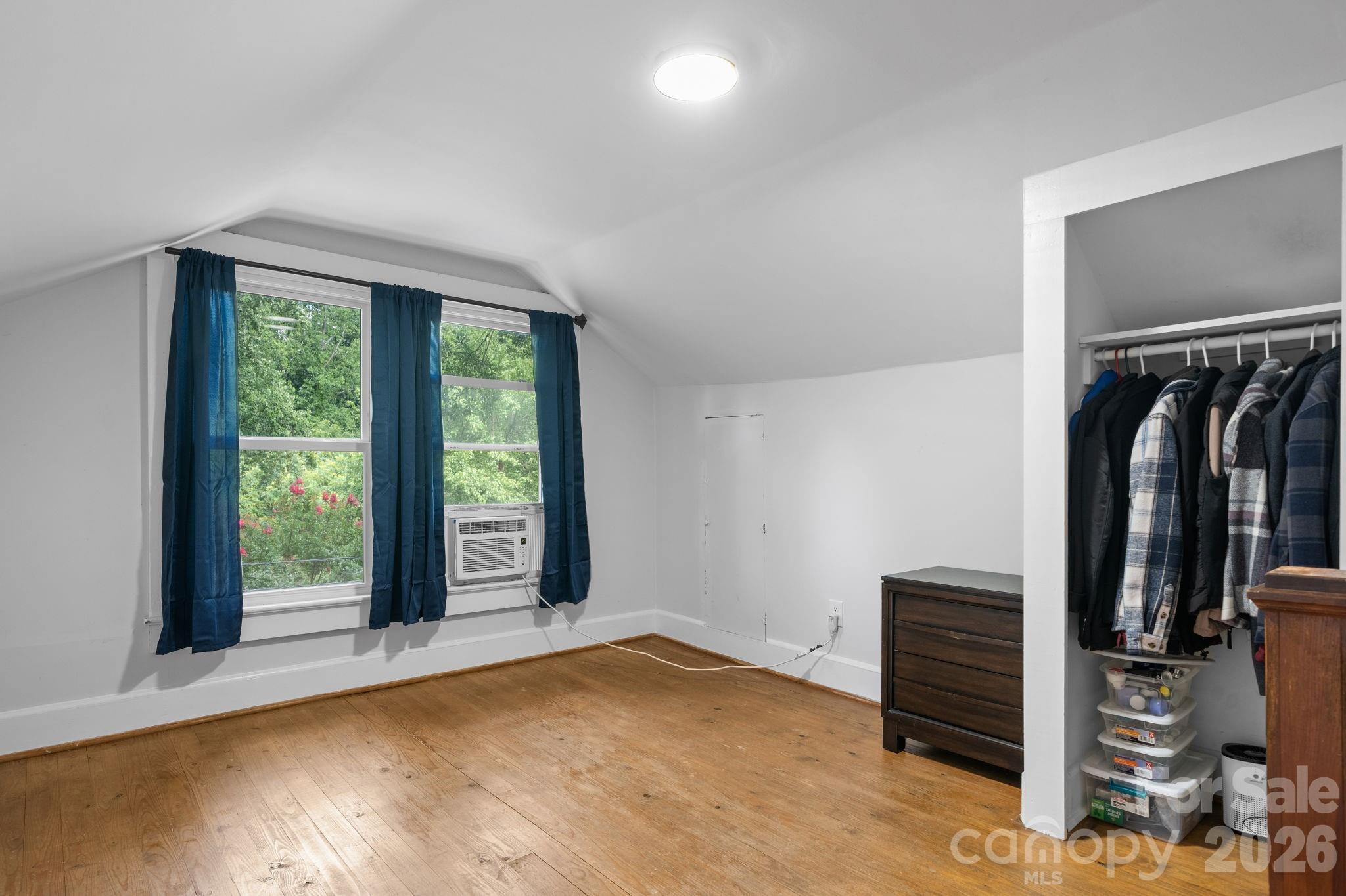 331 5th Avenue SE — Hickory