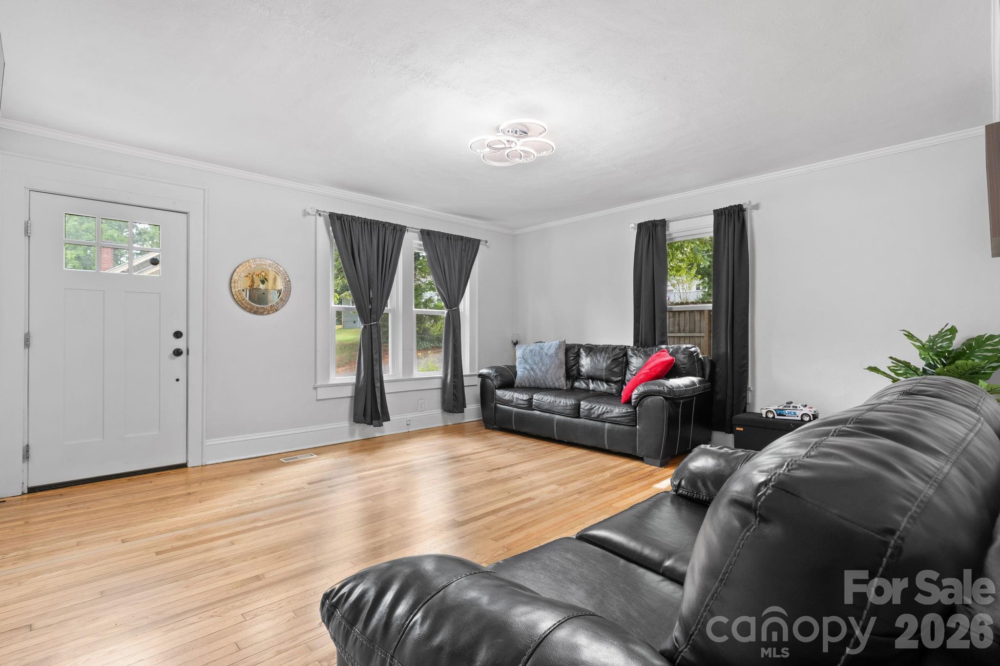 331 5th Avenue SE — Hickory