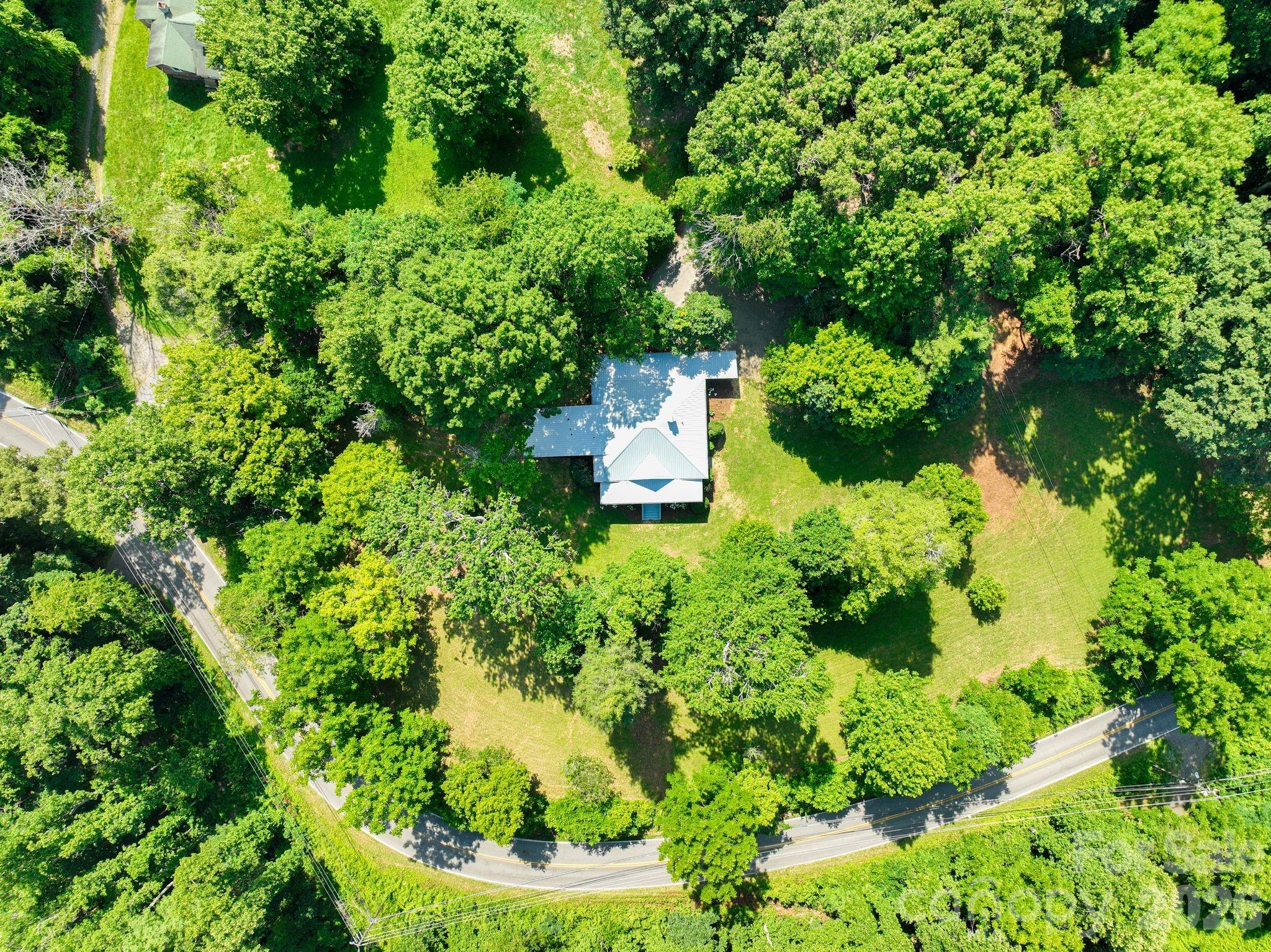 385 Chunns Cove Road — Asheville