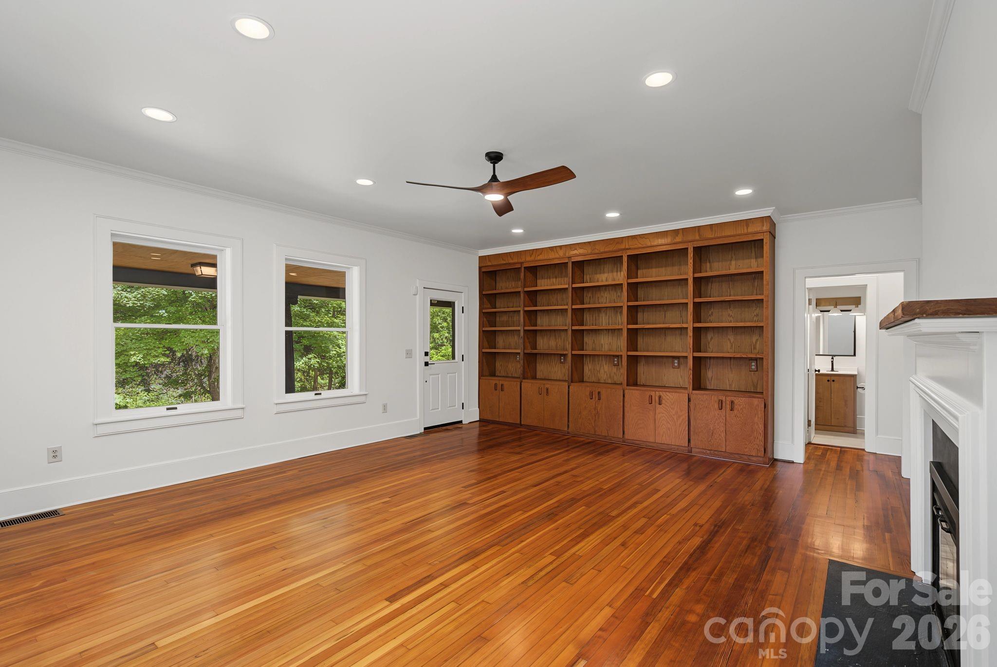 385 Chunns Cove Road — Asheville