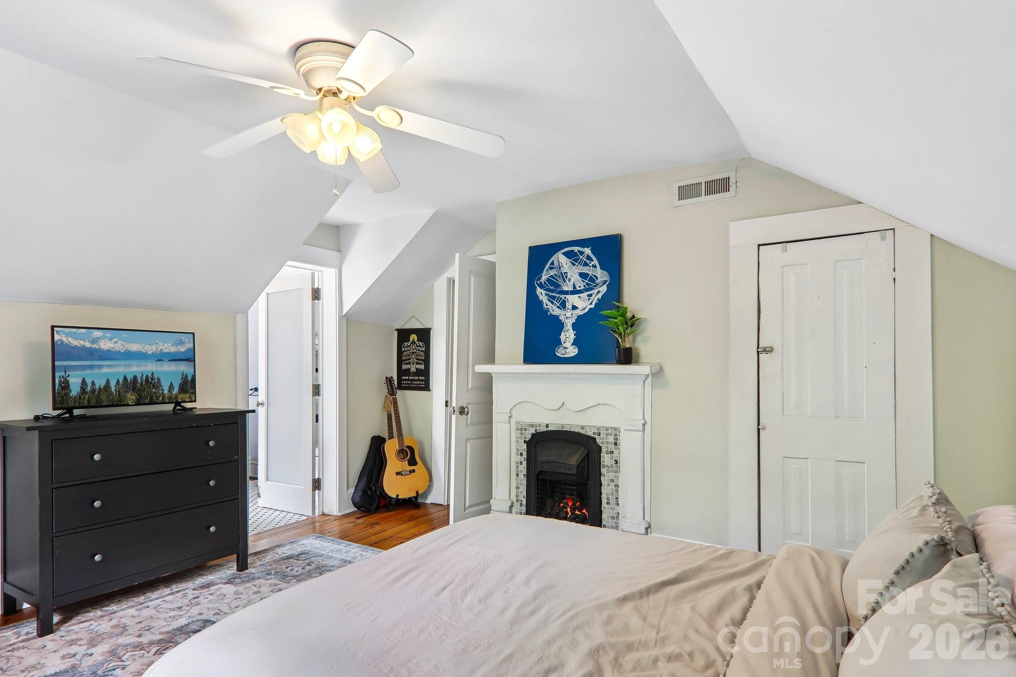 23 Tuskeegee Street — Asheville