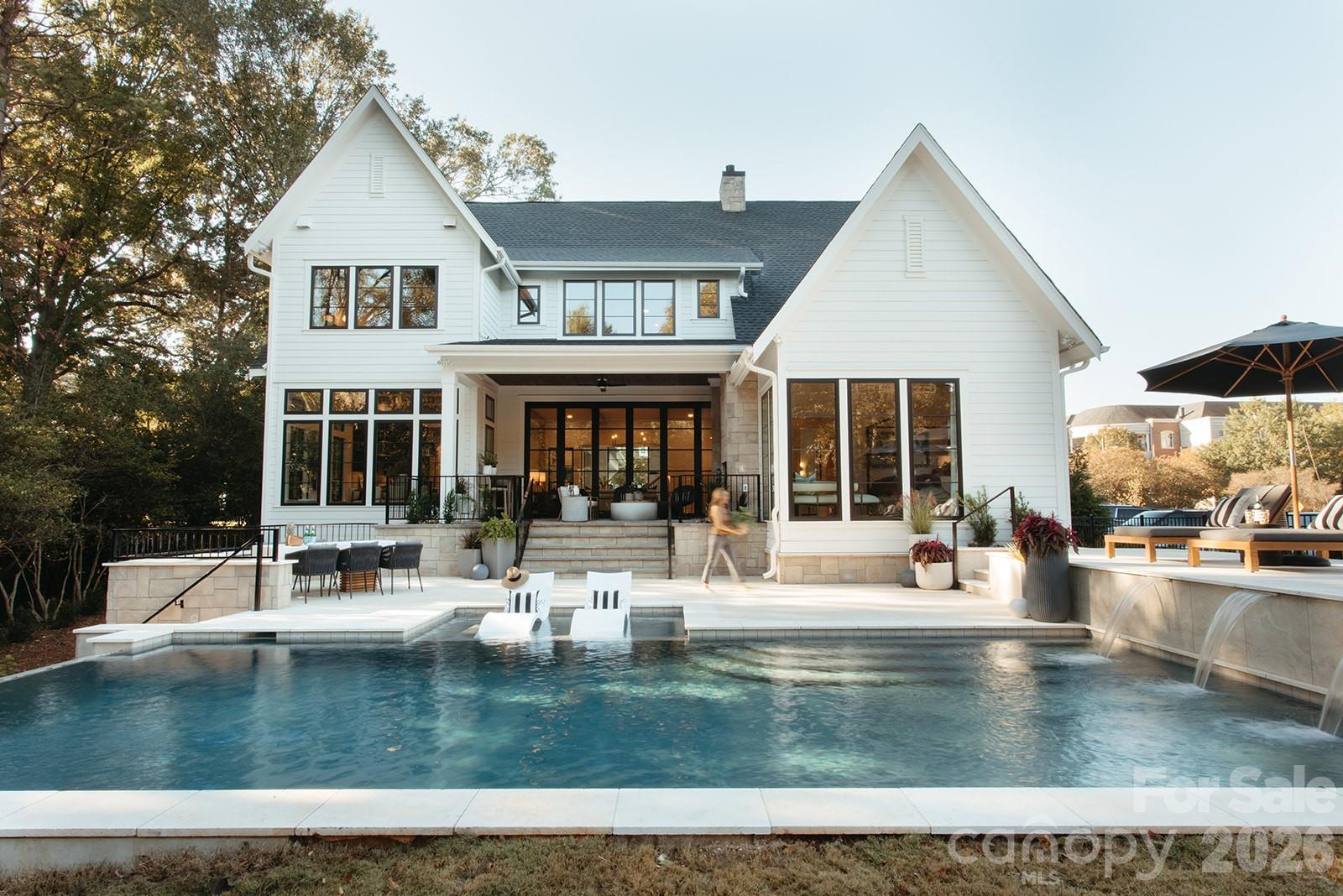 5555 Fairview Road — Charlotte