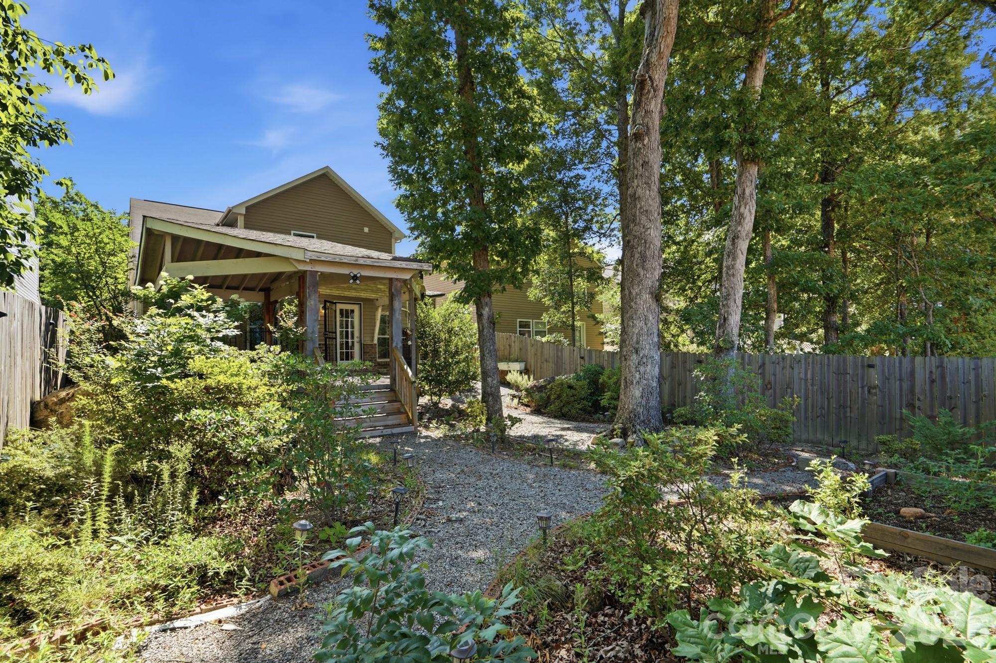 2740 Bramble Ridge Court — Charlotte
