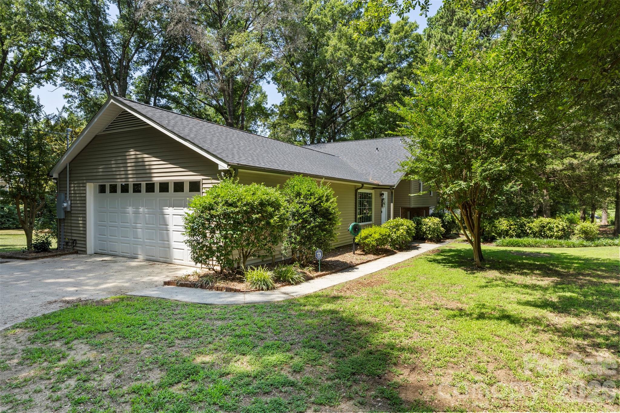 5381 Woodside Drive — Rock Hill