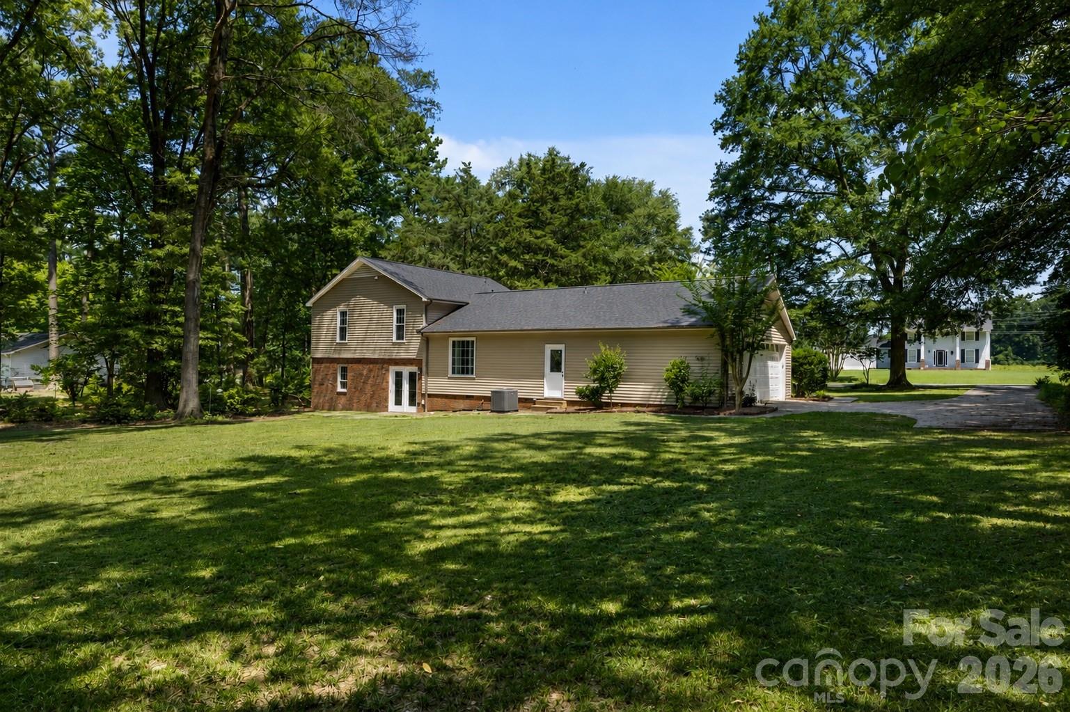 5381 Woodside Drive — Rock Hill