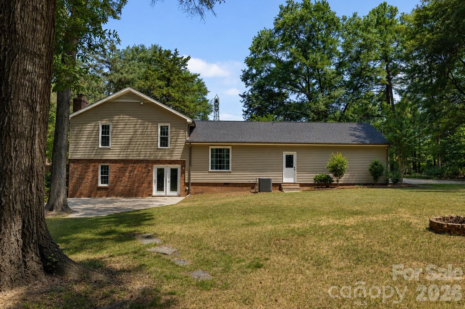 5381 Woodside Drive — Rock Hill