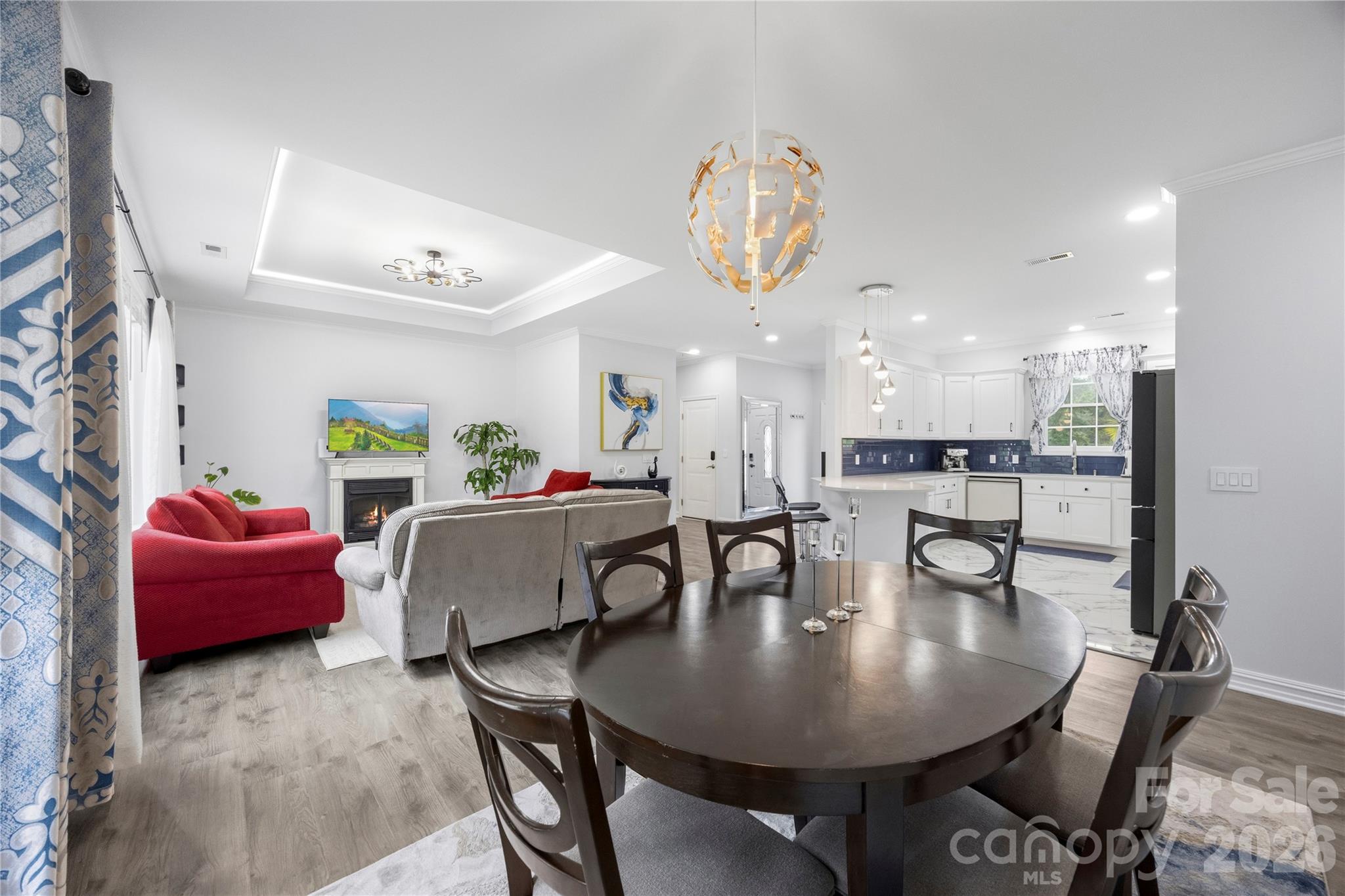 400 Charles Pettus Road — Lancaster