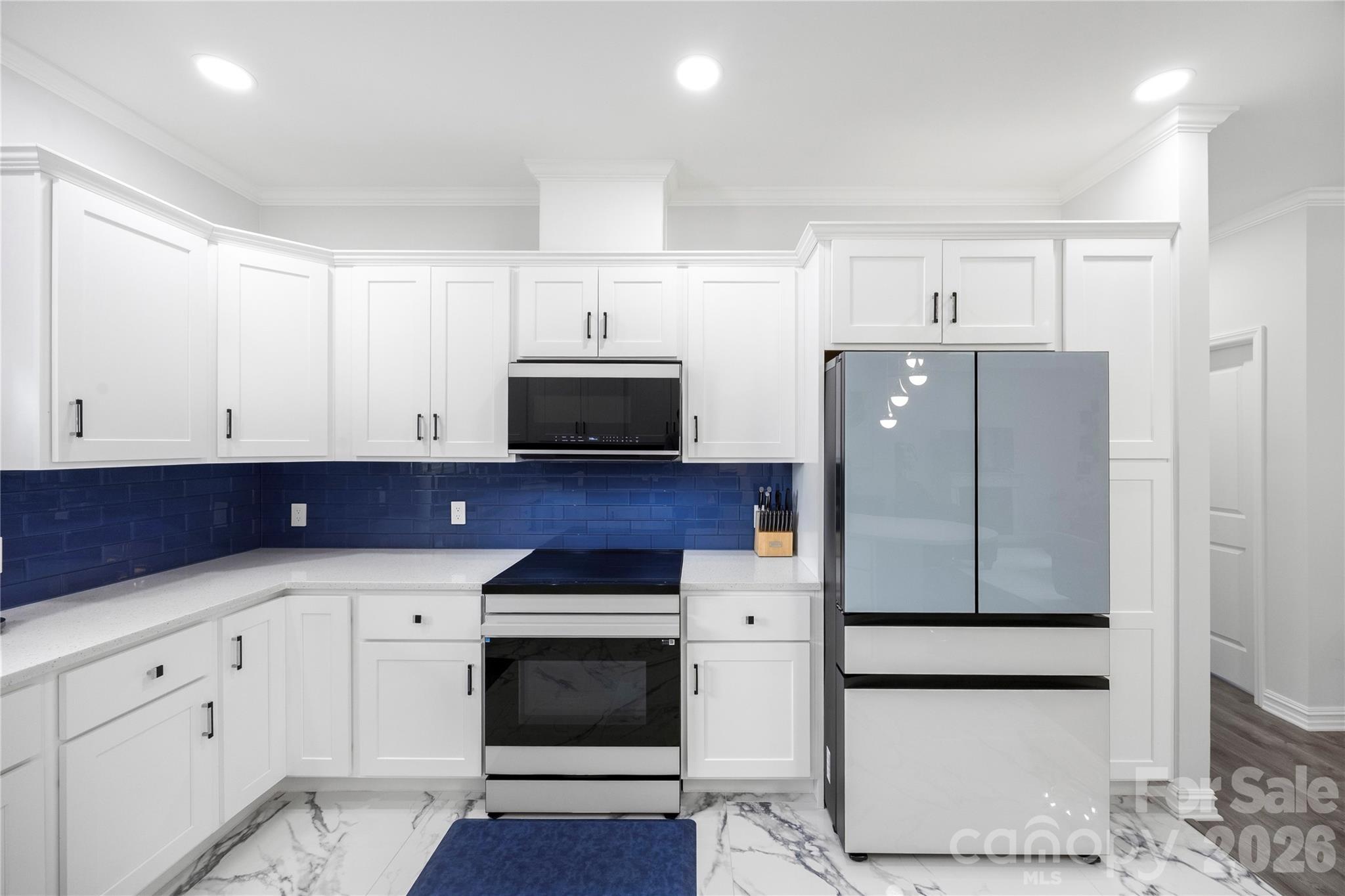 400 Charles Pettus Road — Lancaster