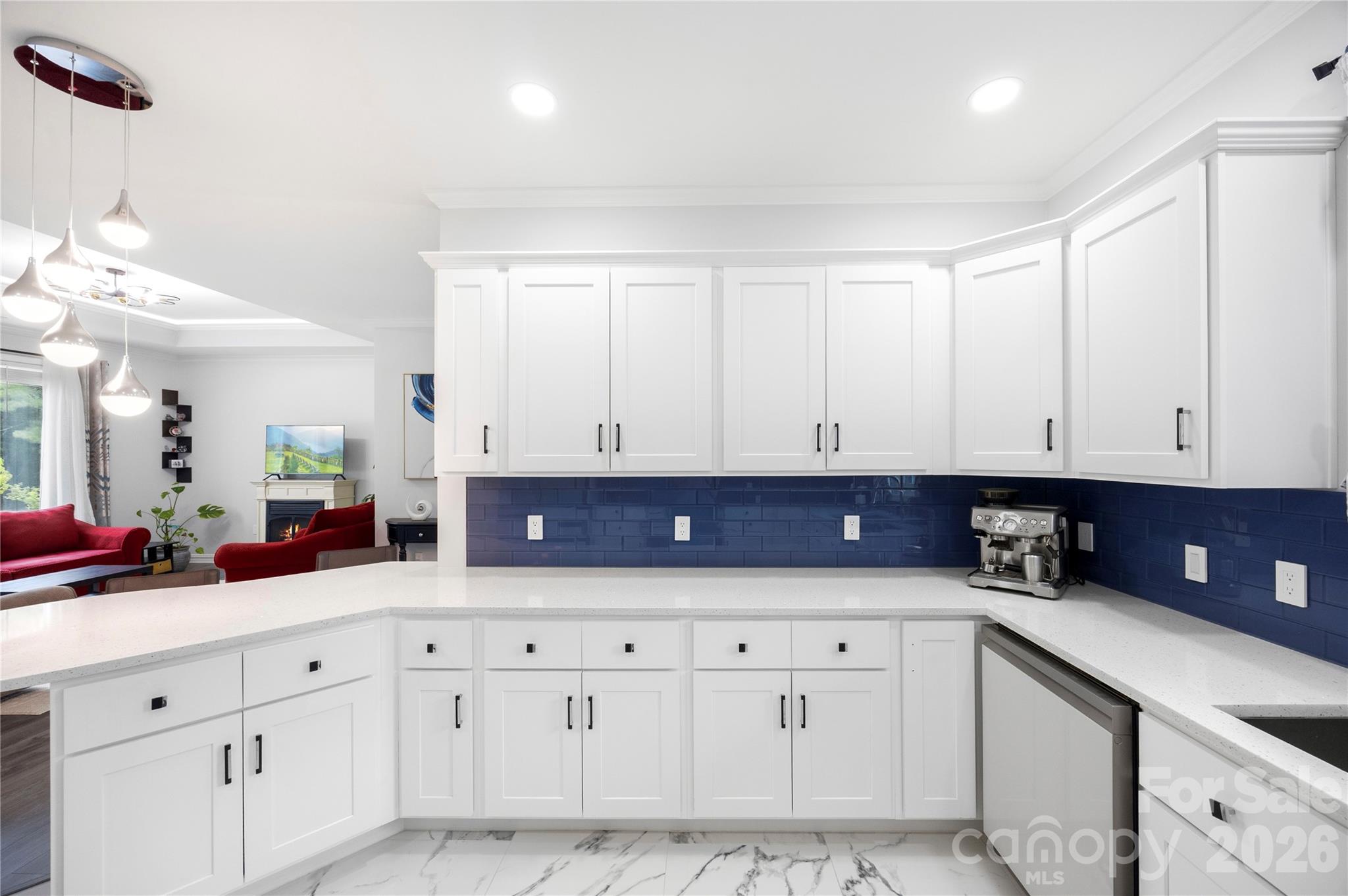 400 Charles Pettus Road — Lancaster