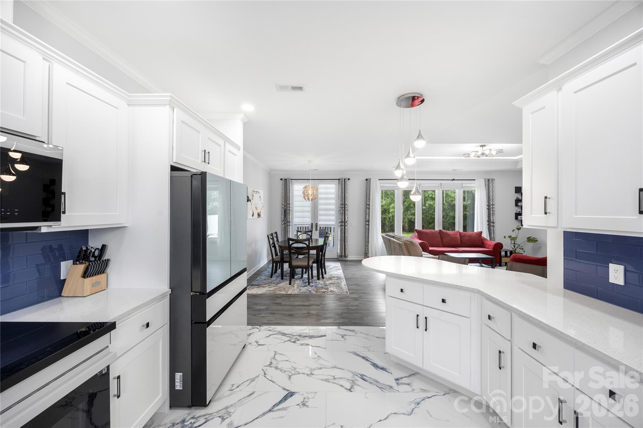 400 Charles Pettus Road — Lancaster
