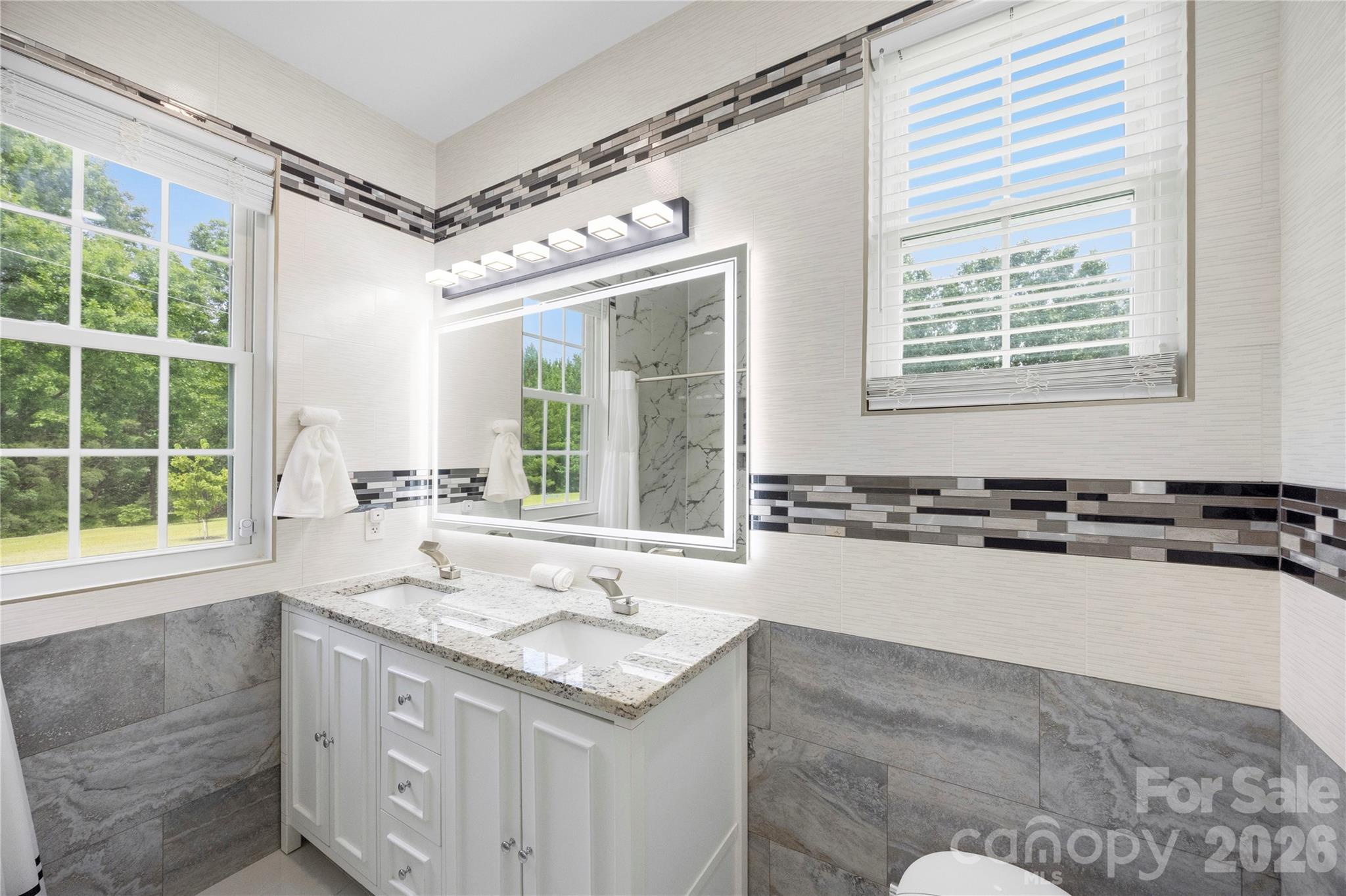 400 Charles Pettus Road — Lancaster