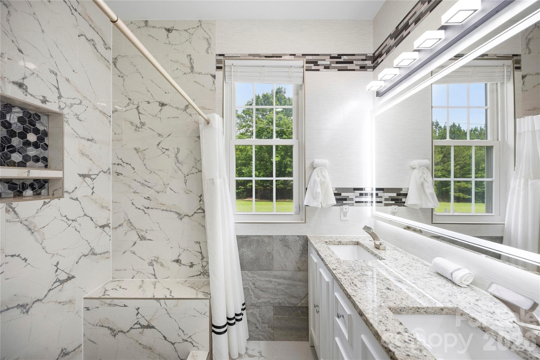 400 Charles Pettus Road — Lancaster