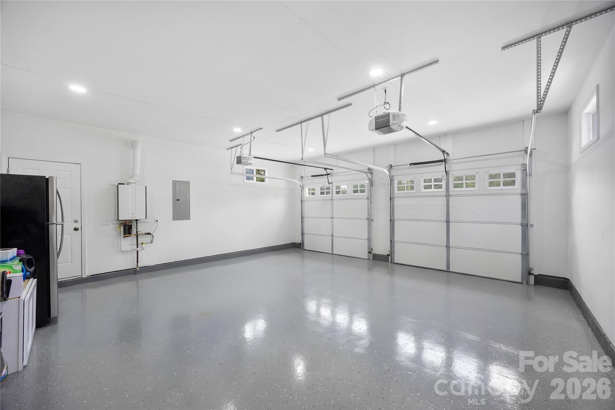 400 Charles Pettus Road — Lancaster