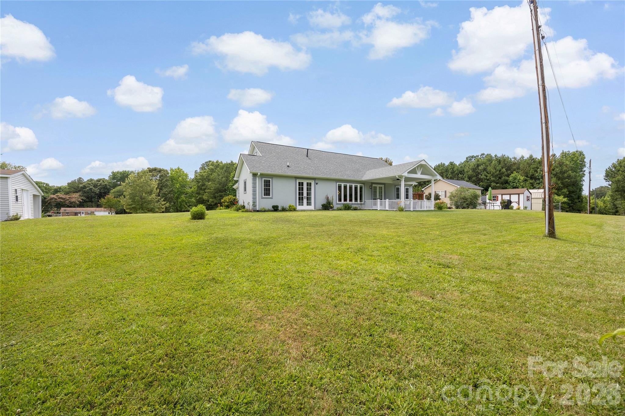 400 Charles Pettus Road — Lancaster