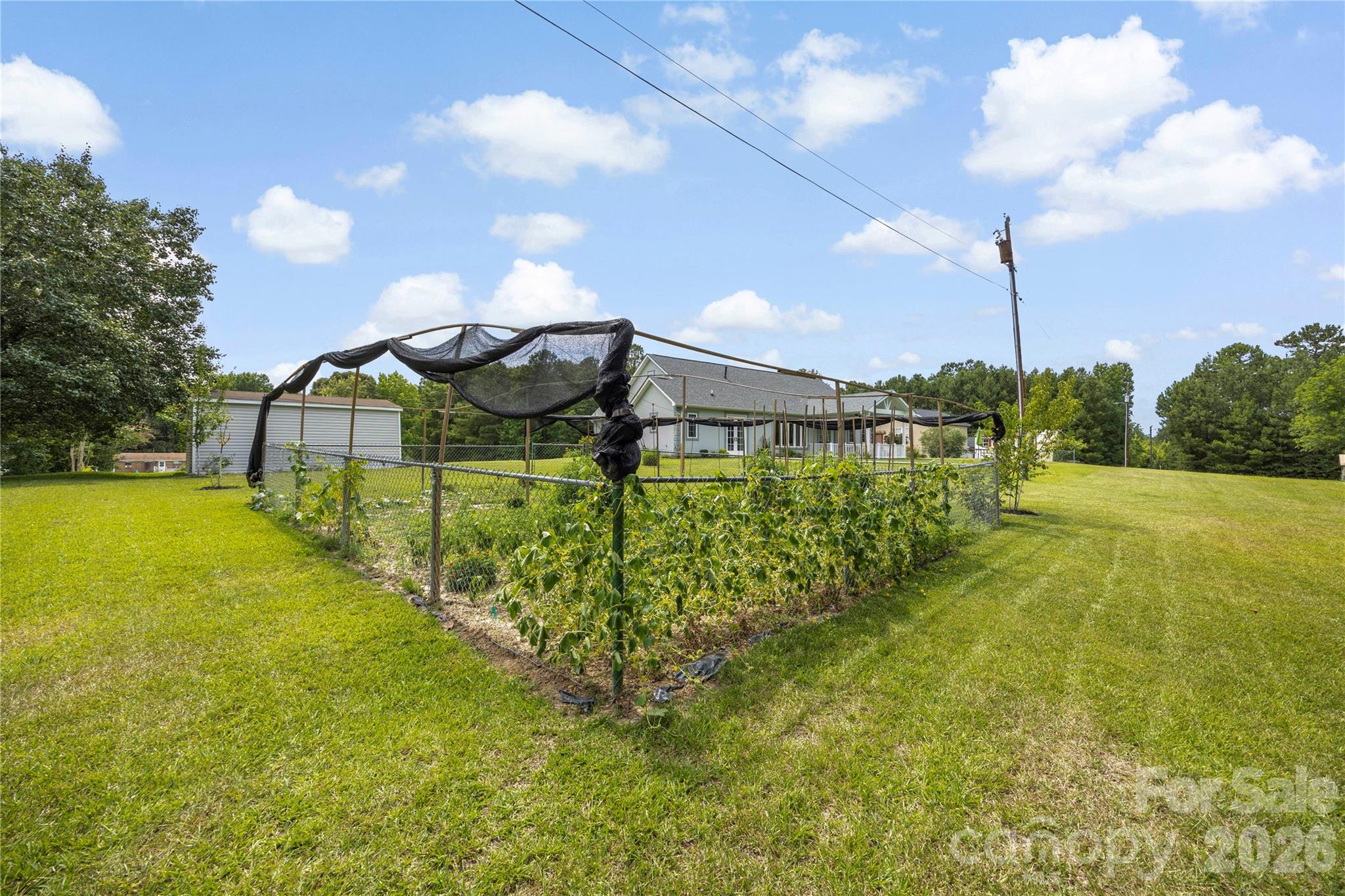 400 Charles Pettus Road — Lancaster
