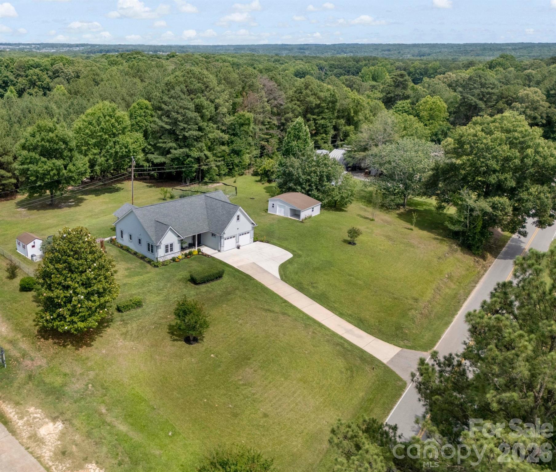 400 Charles Pettus Road — Lancaster