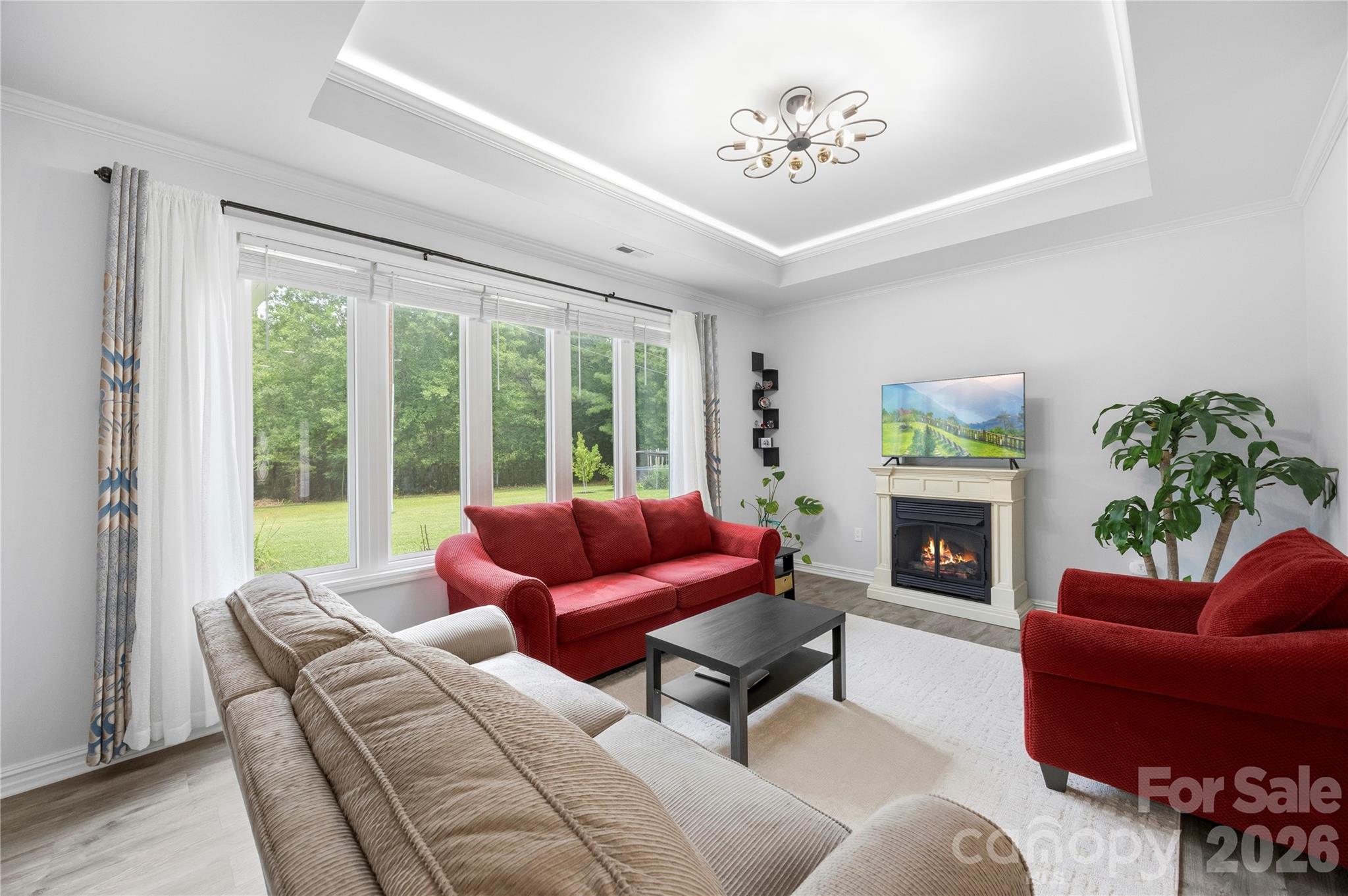 400 Charles Pettus Road — Lancaster