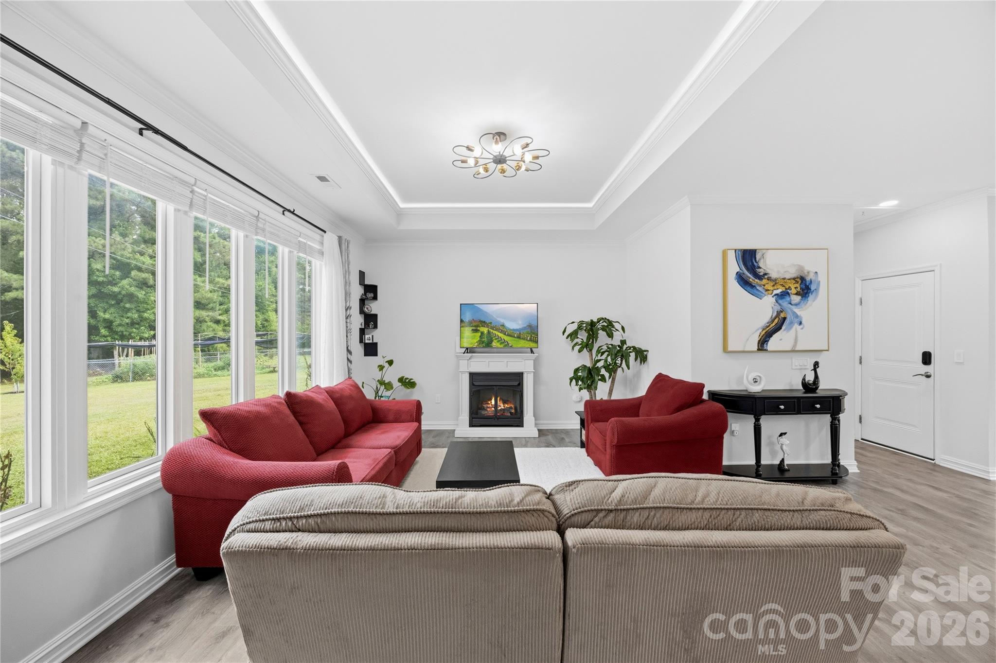 400 Charles Pettus Road — Lancaster