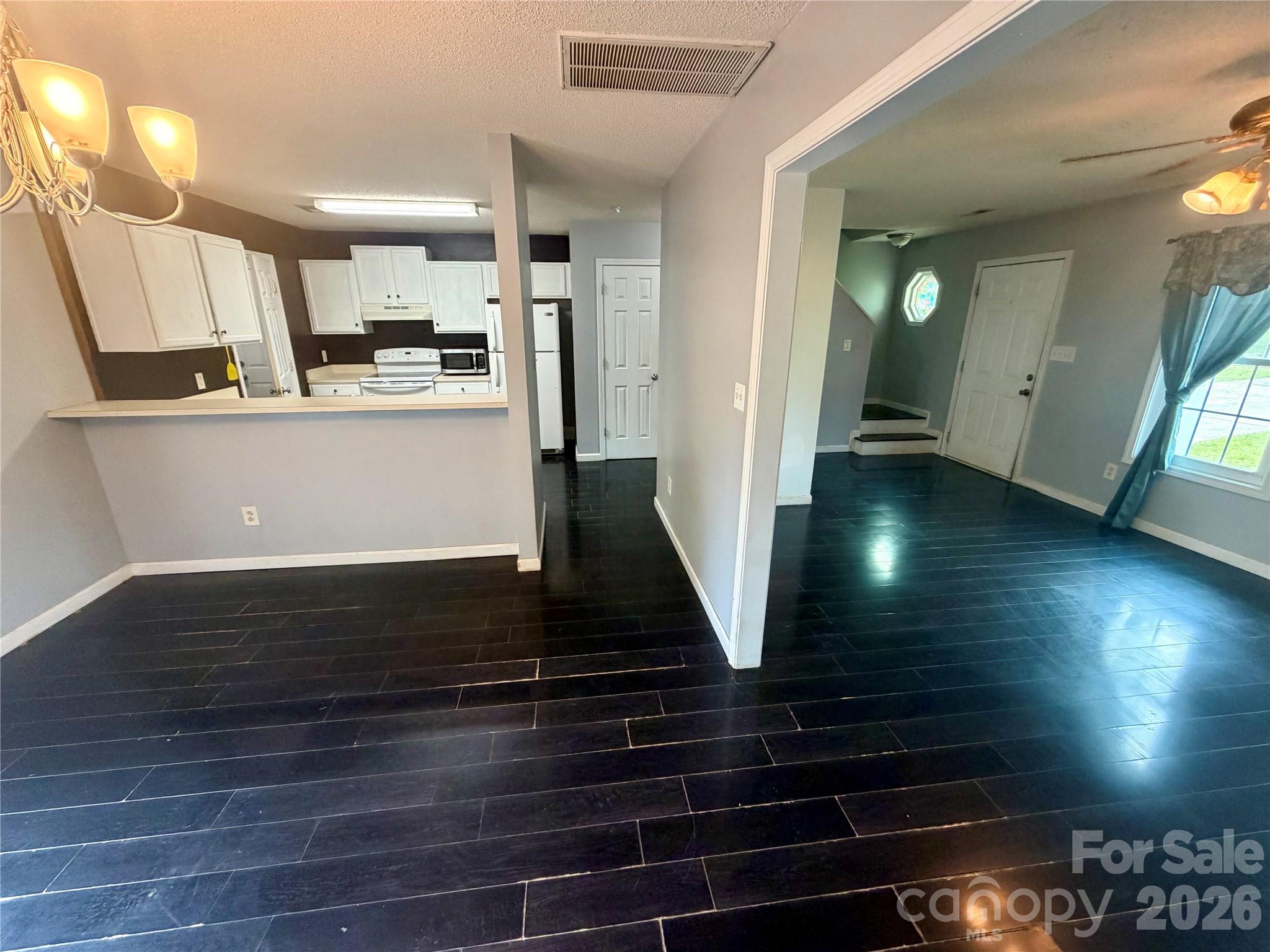 7126 Windsong Way — Wingate