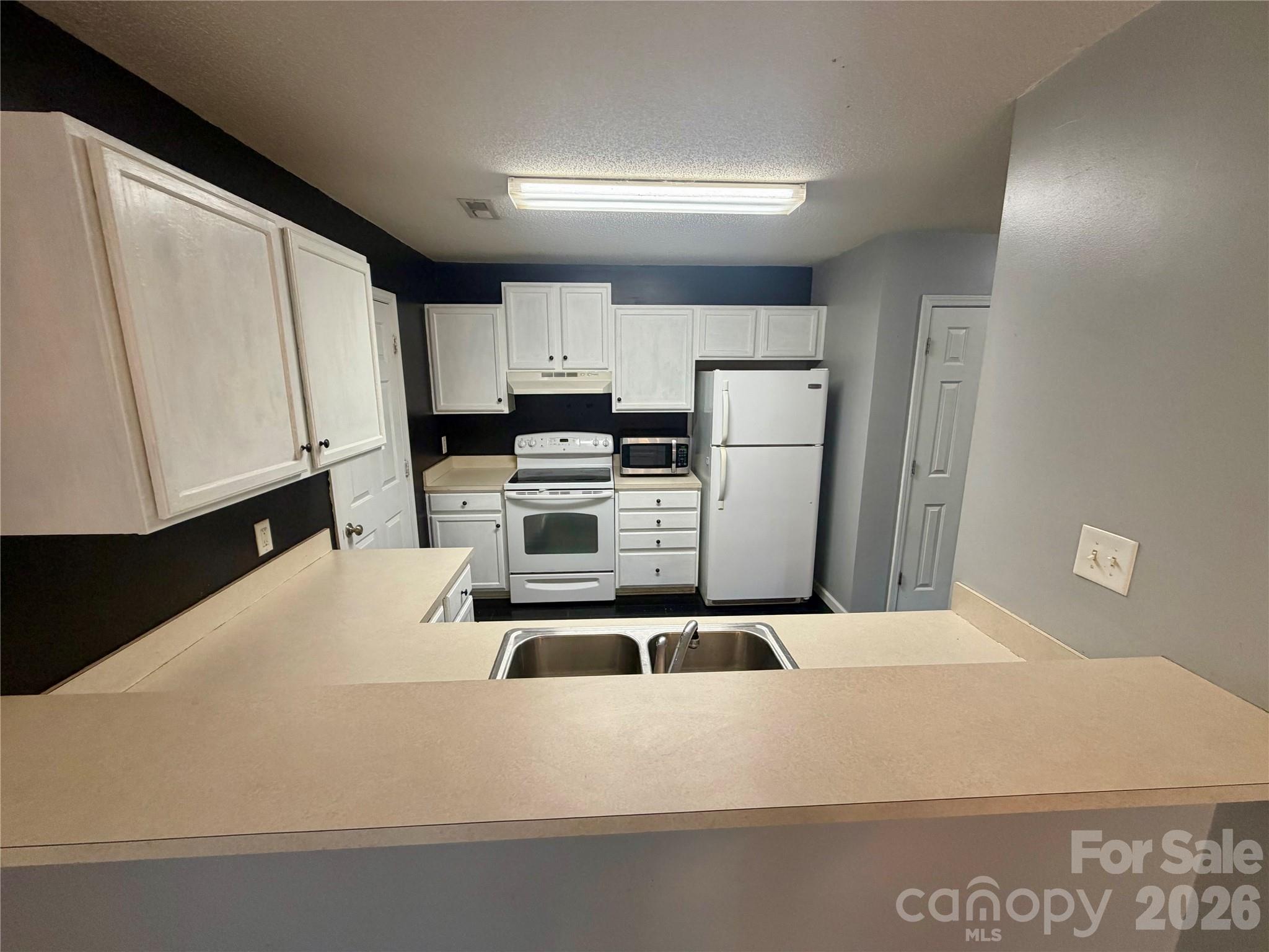 7126 Windsong Way — Wingate
