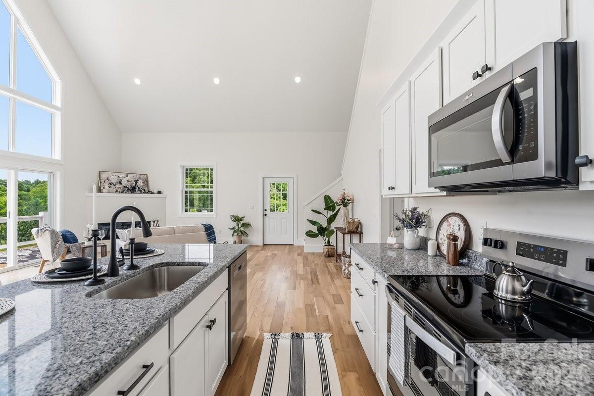 49 Grace Court — Mars Hill