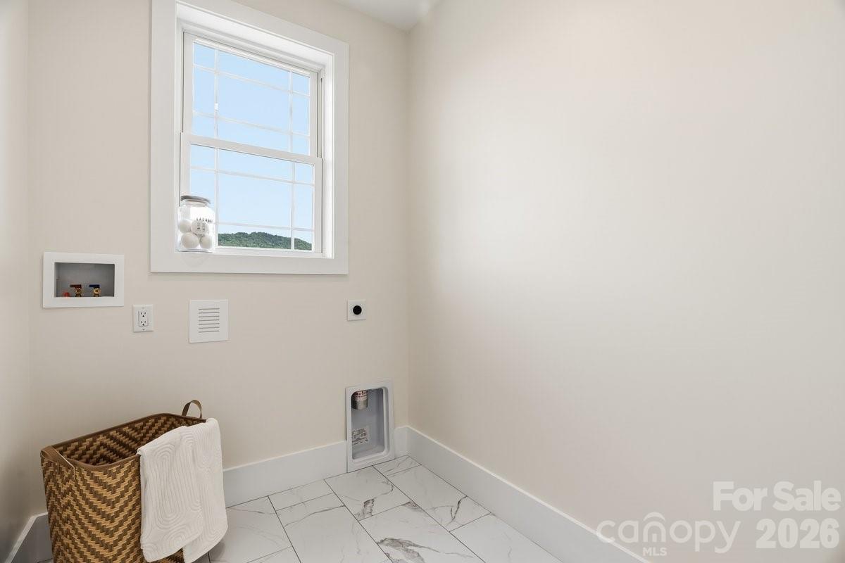 49 Grace Court — Mars Hill