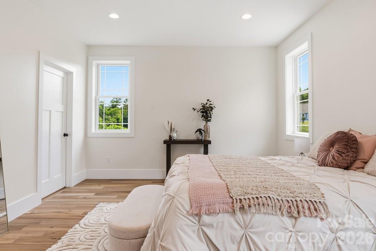49 Grace Court — Mars Hill