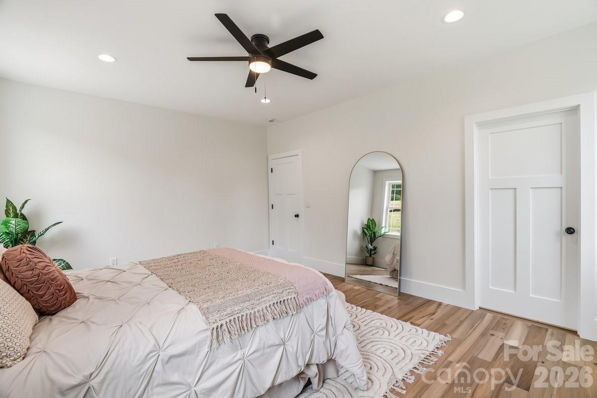 49 Grace Court — Mars Hill