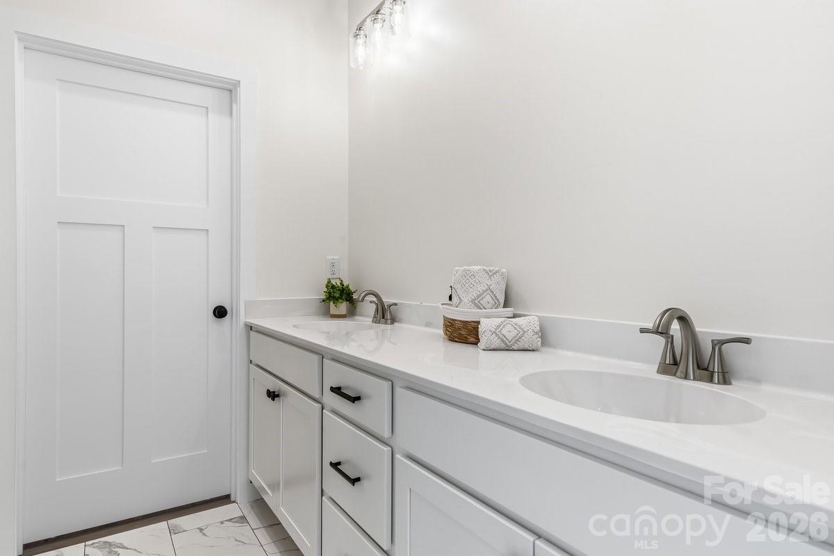 49 Grace Court — Mars Hill